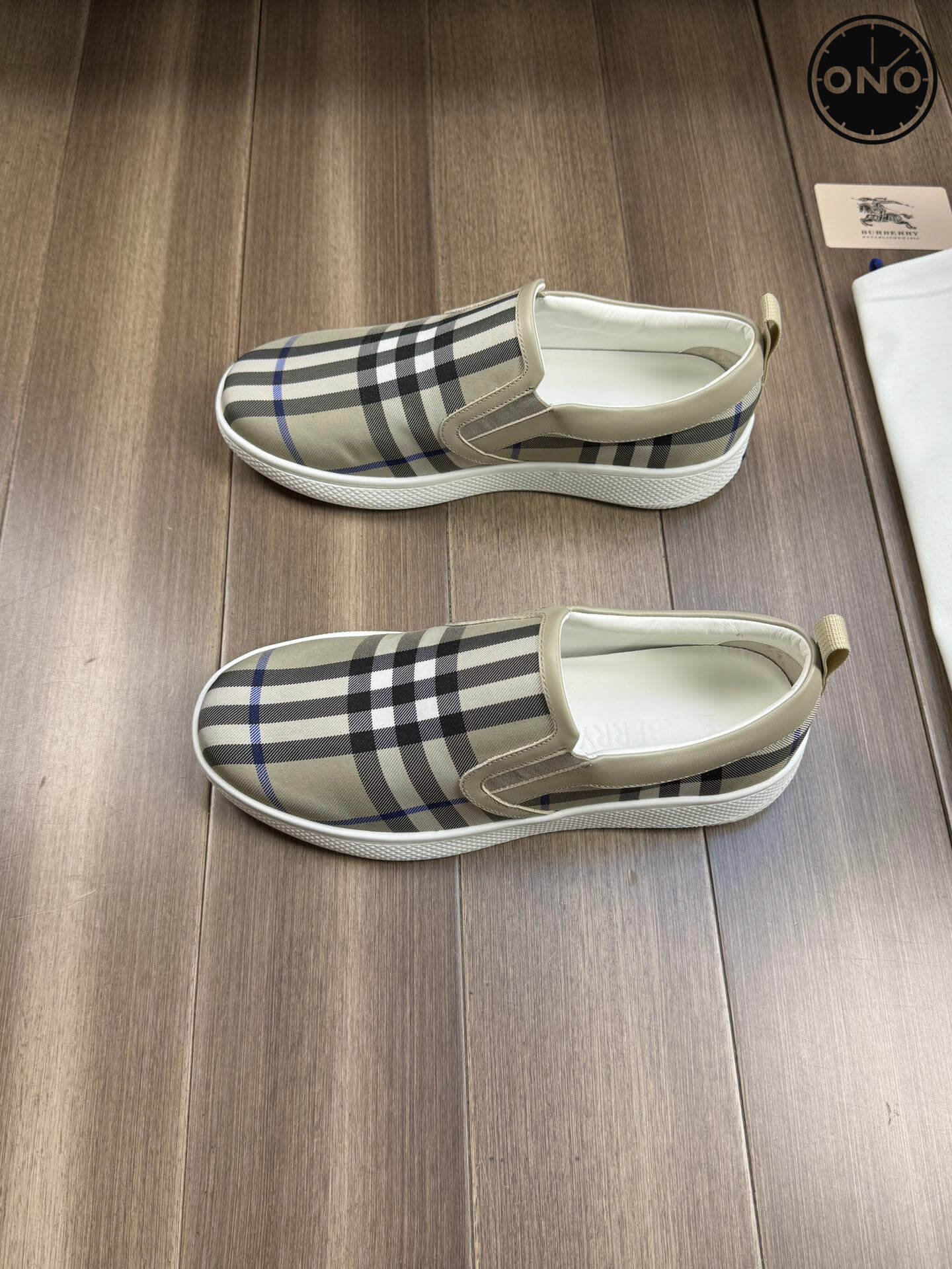 Burberry_23_3.jpg