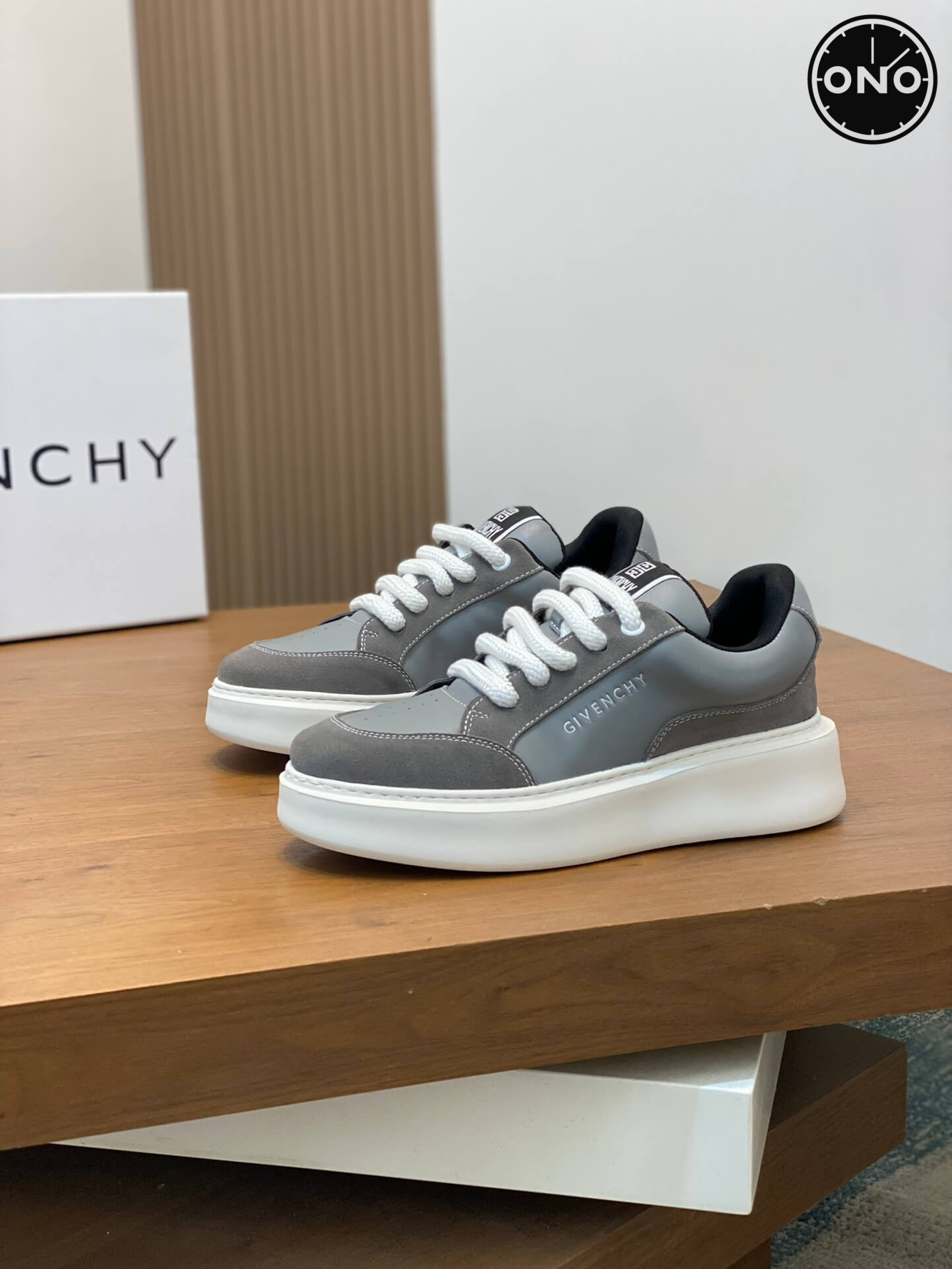 Givenchy_19_2.jpg