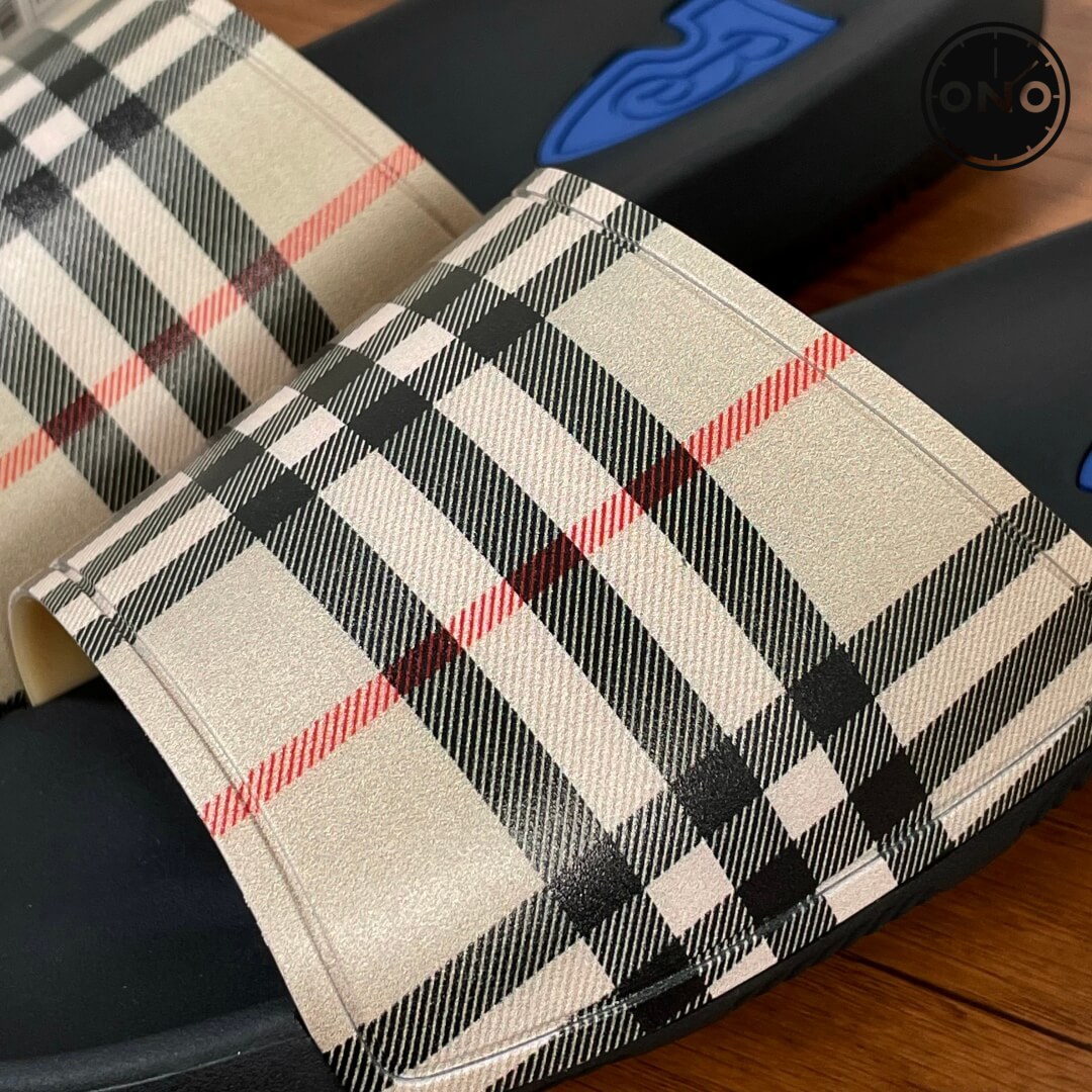 Burberry-Slippers_2_9.jpg