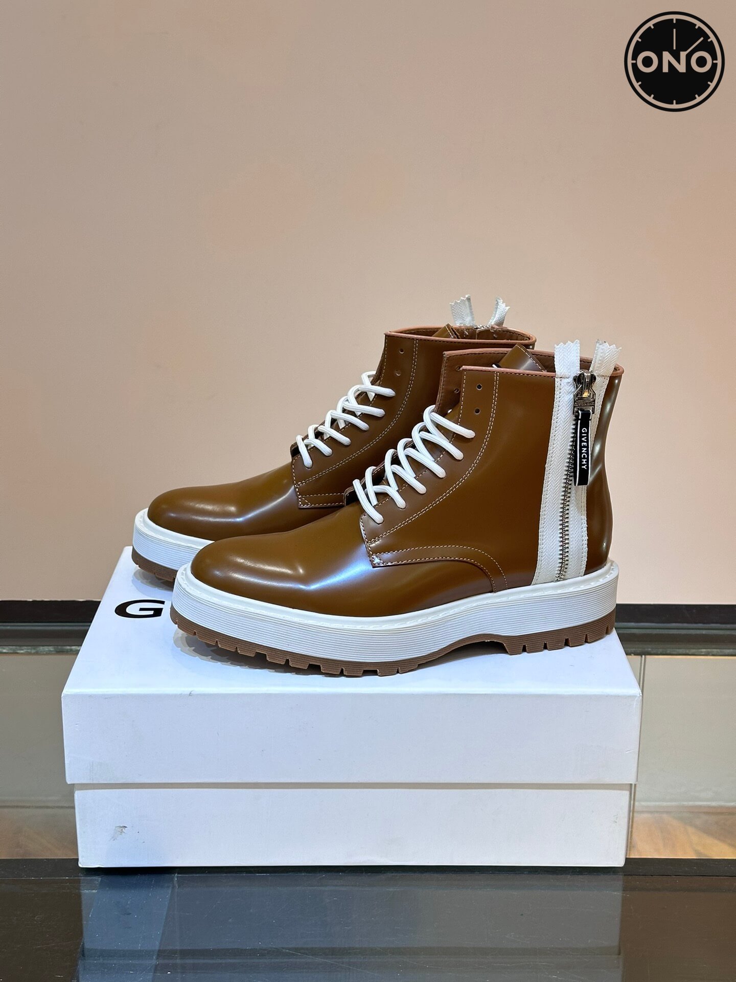 Givenchy_77_3.jpg