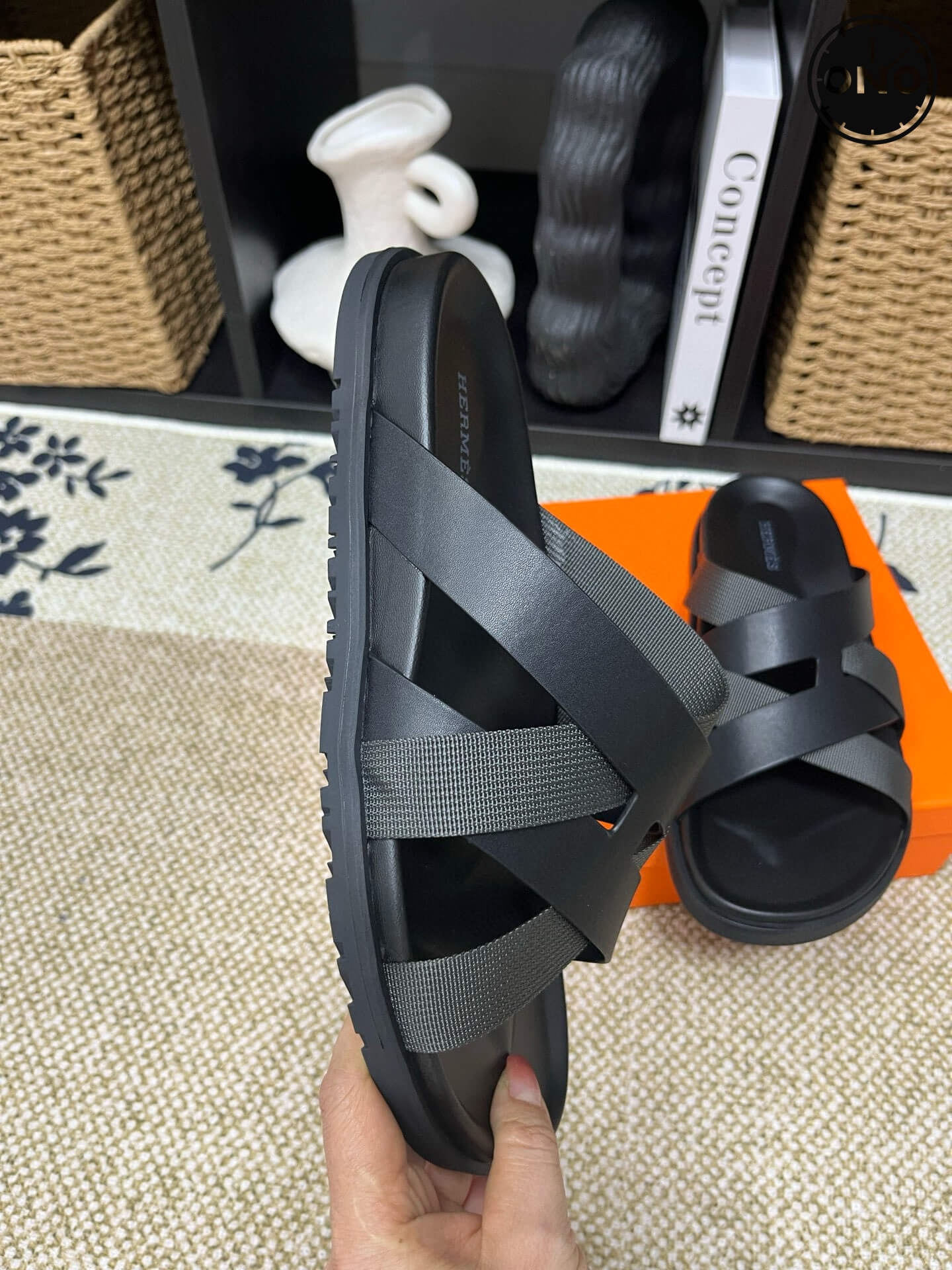 Hermes-Slippers_37_5.jpg