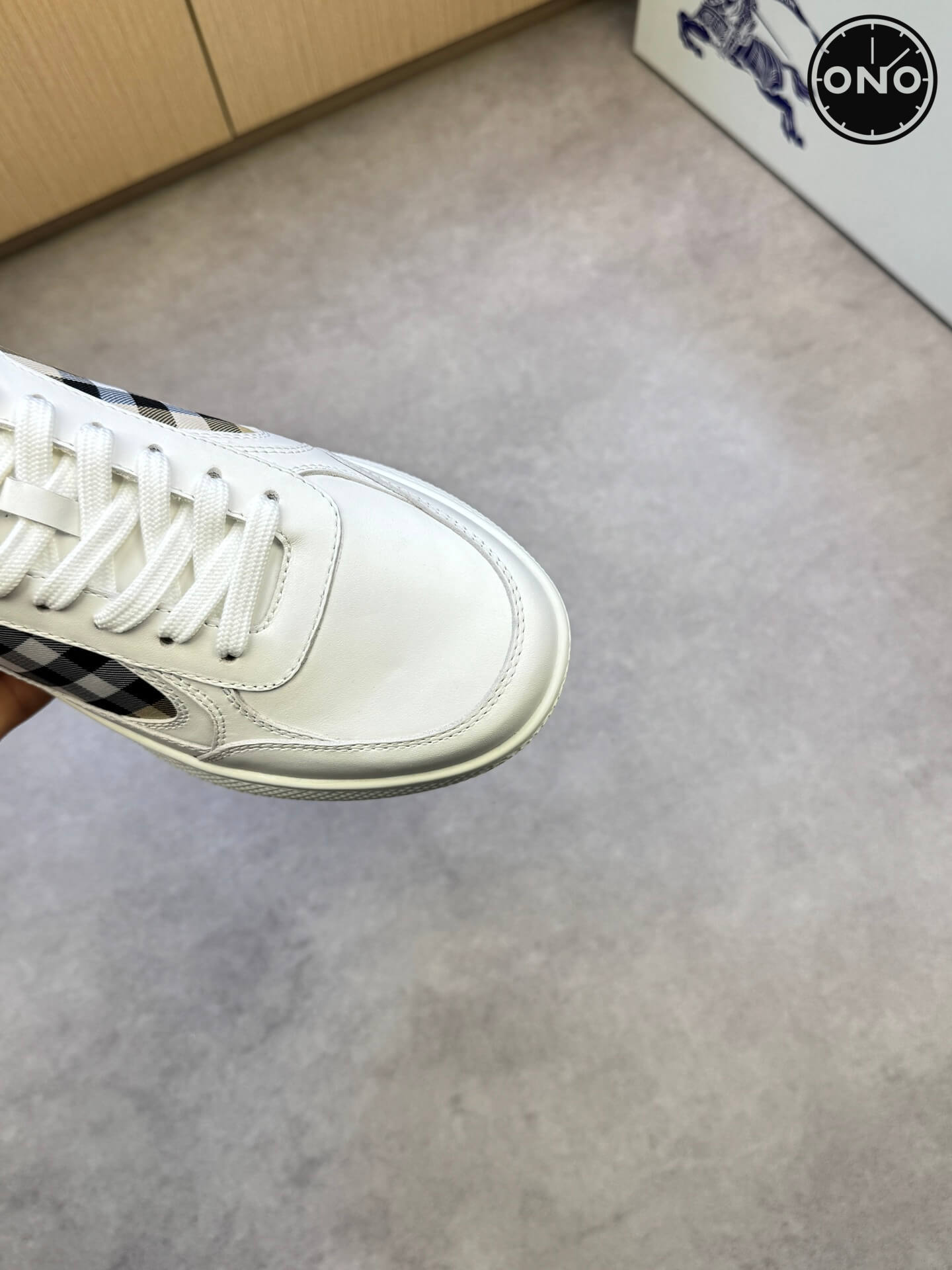 Burberry_57_6.jpg