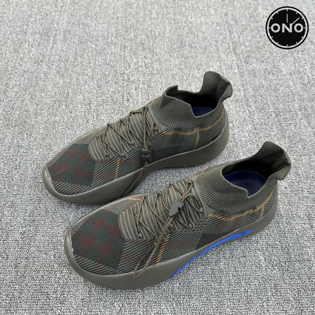 Burberry_65_2.jpg
