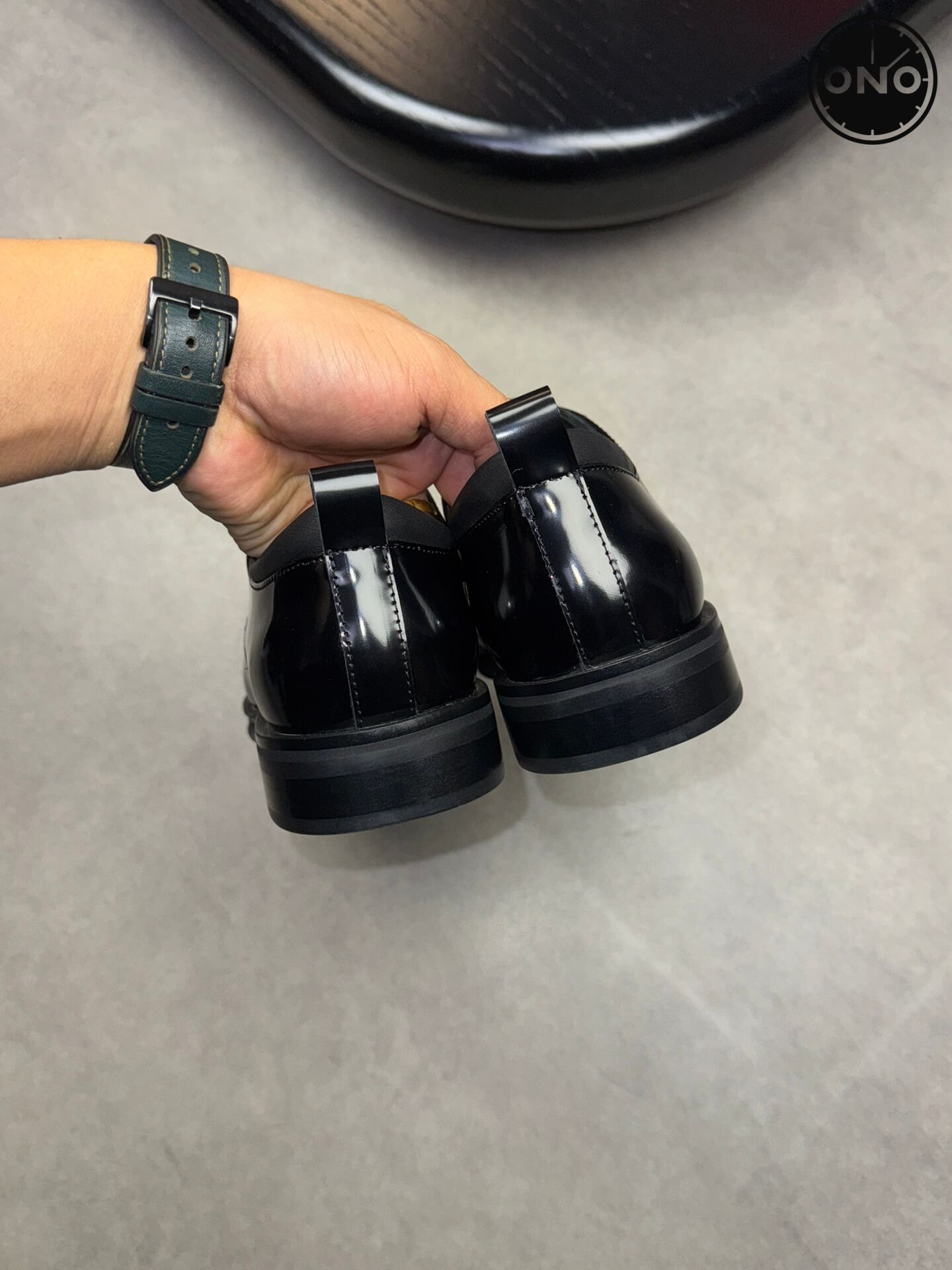 Ferragamo_83_8.jpg