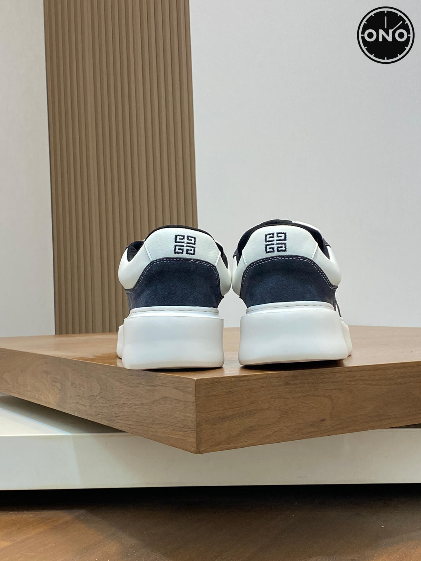 Givenchy_71_8.jpg
