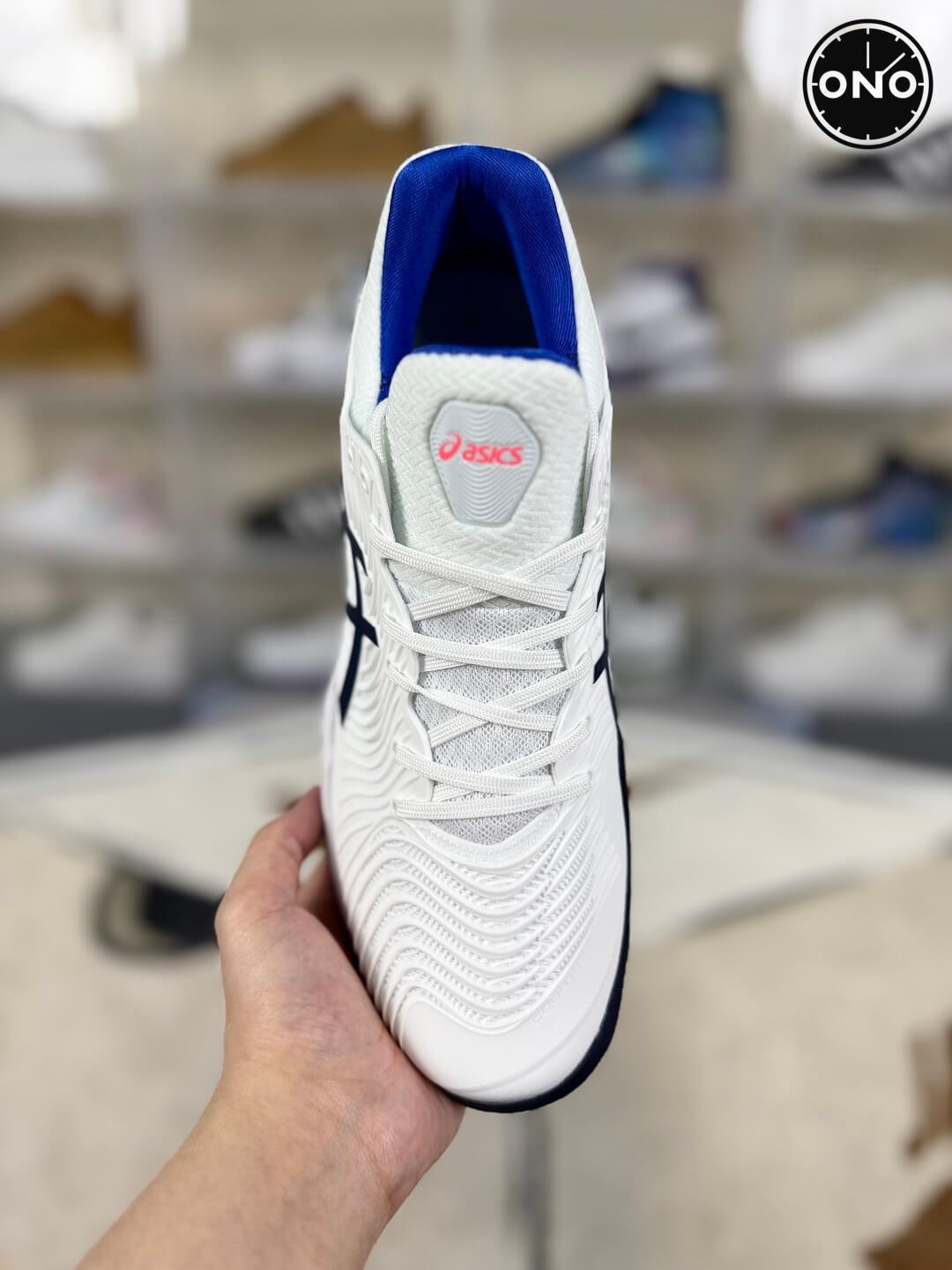 Asics_70_4.jpg