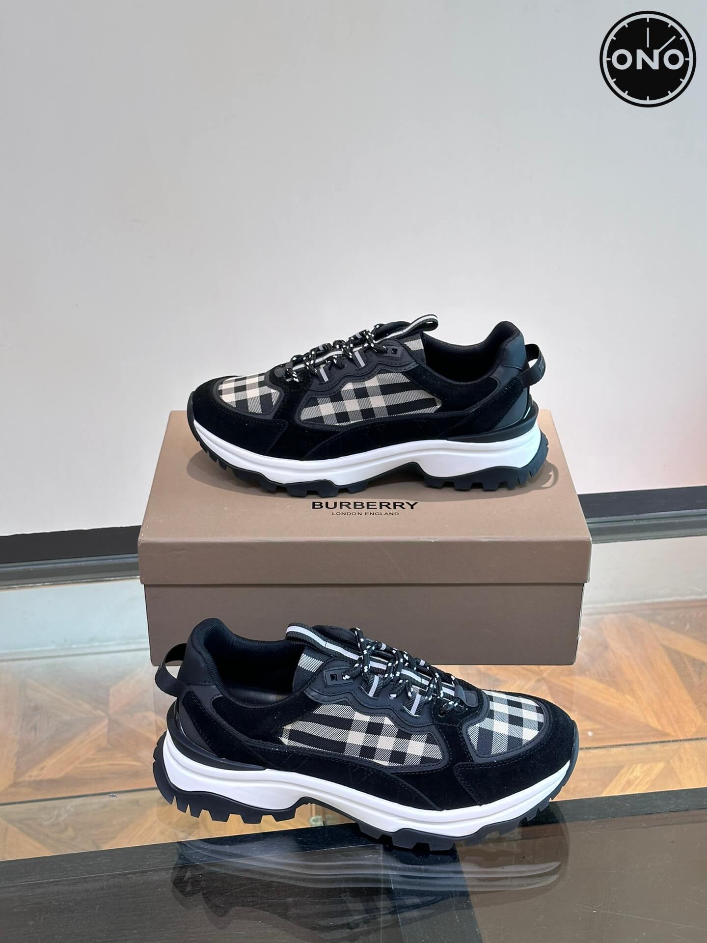 Burberry_5_8.jpg