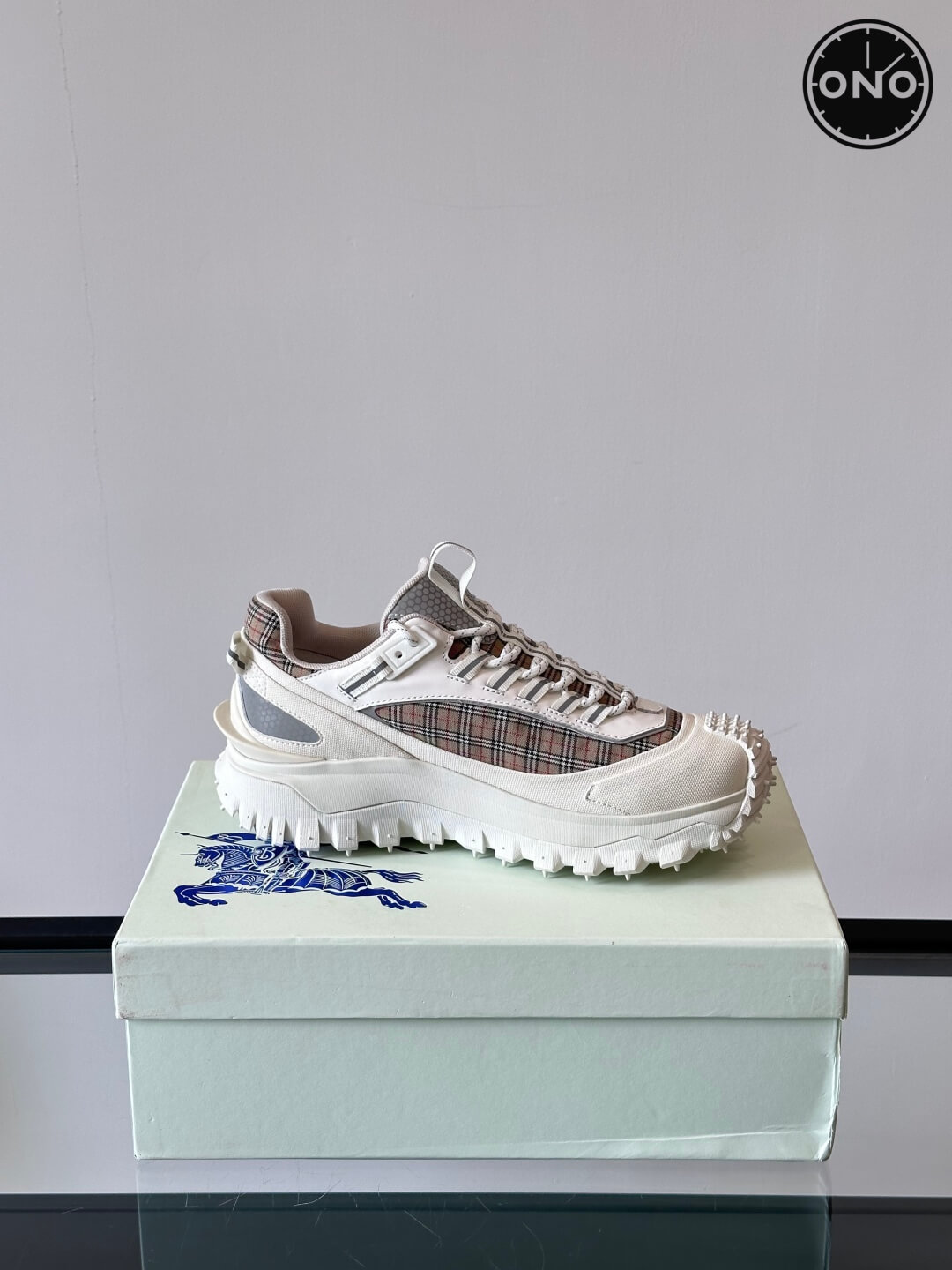Burberry_51_6.jpg