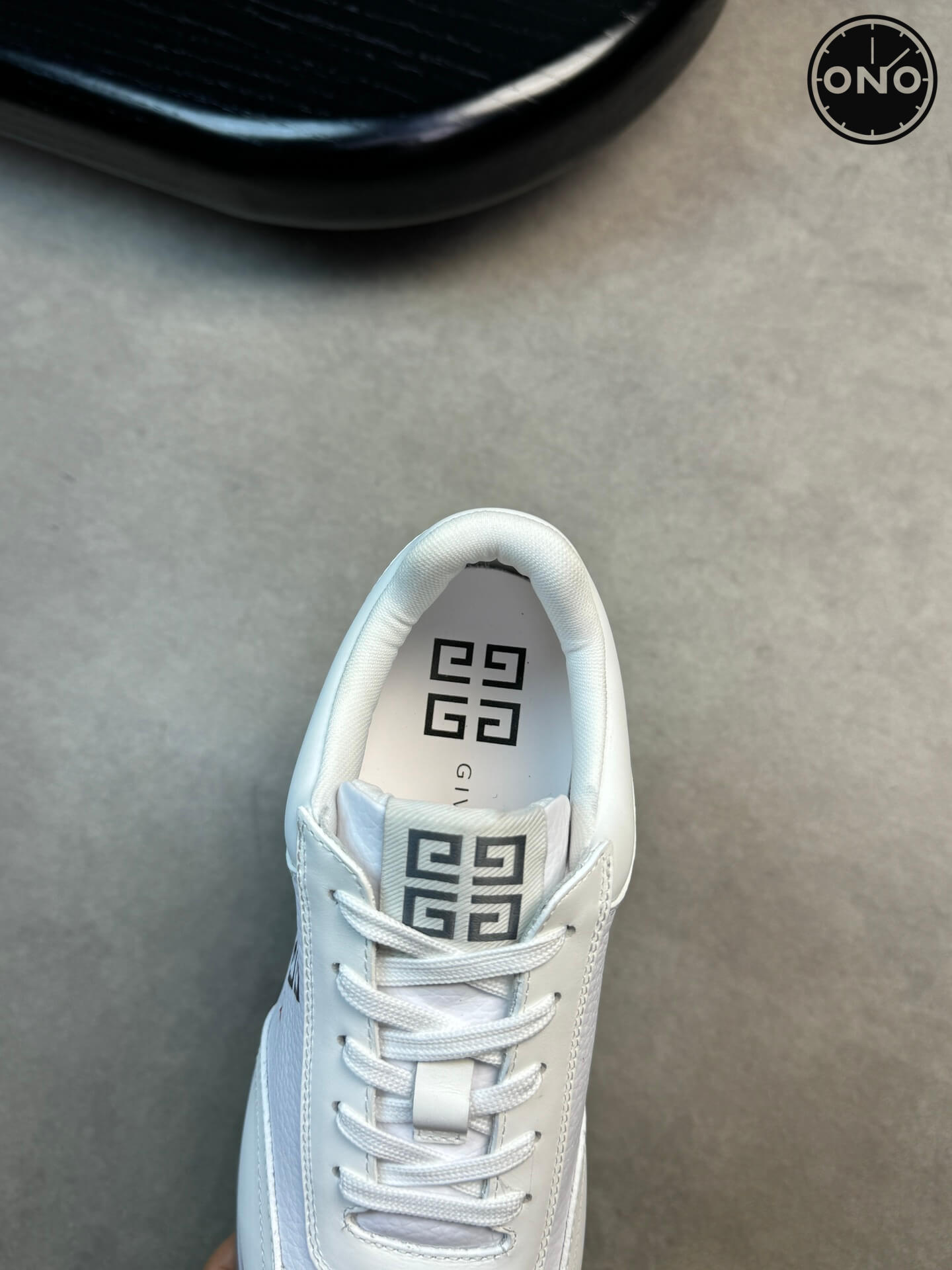 Givenchy_67_7.jpg