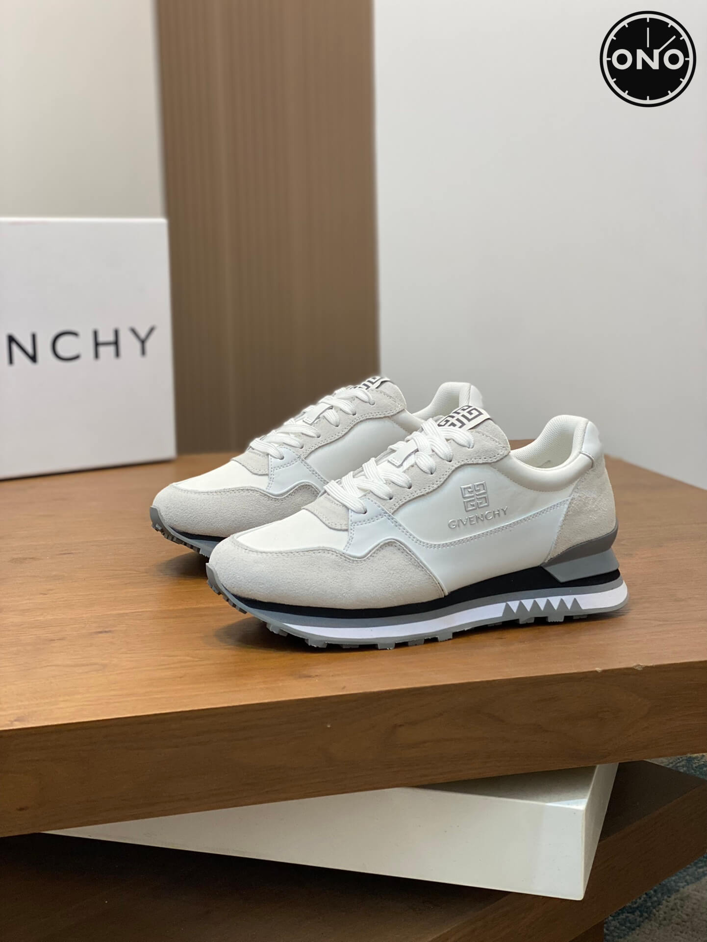 Givenchy_4_3.jpg