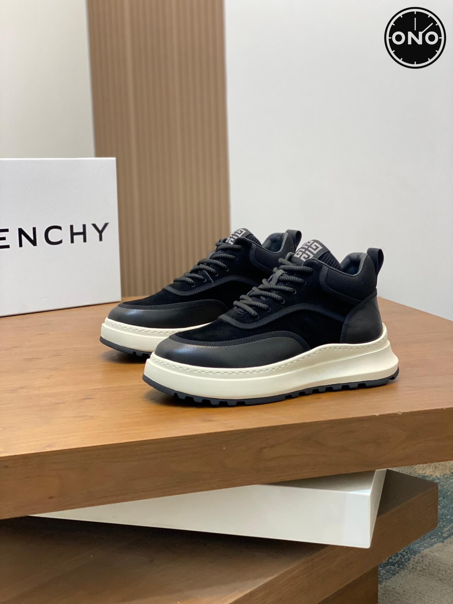 Givenchy_62_3.jpg