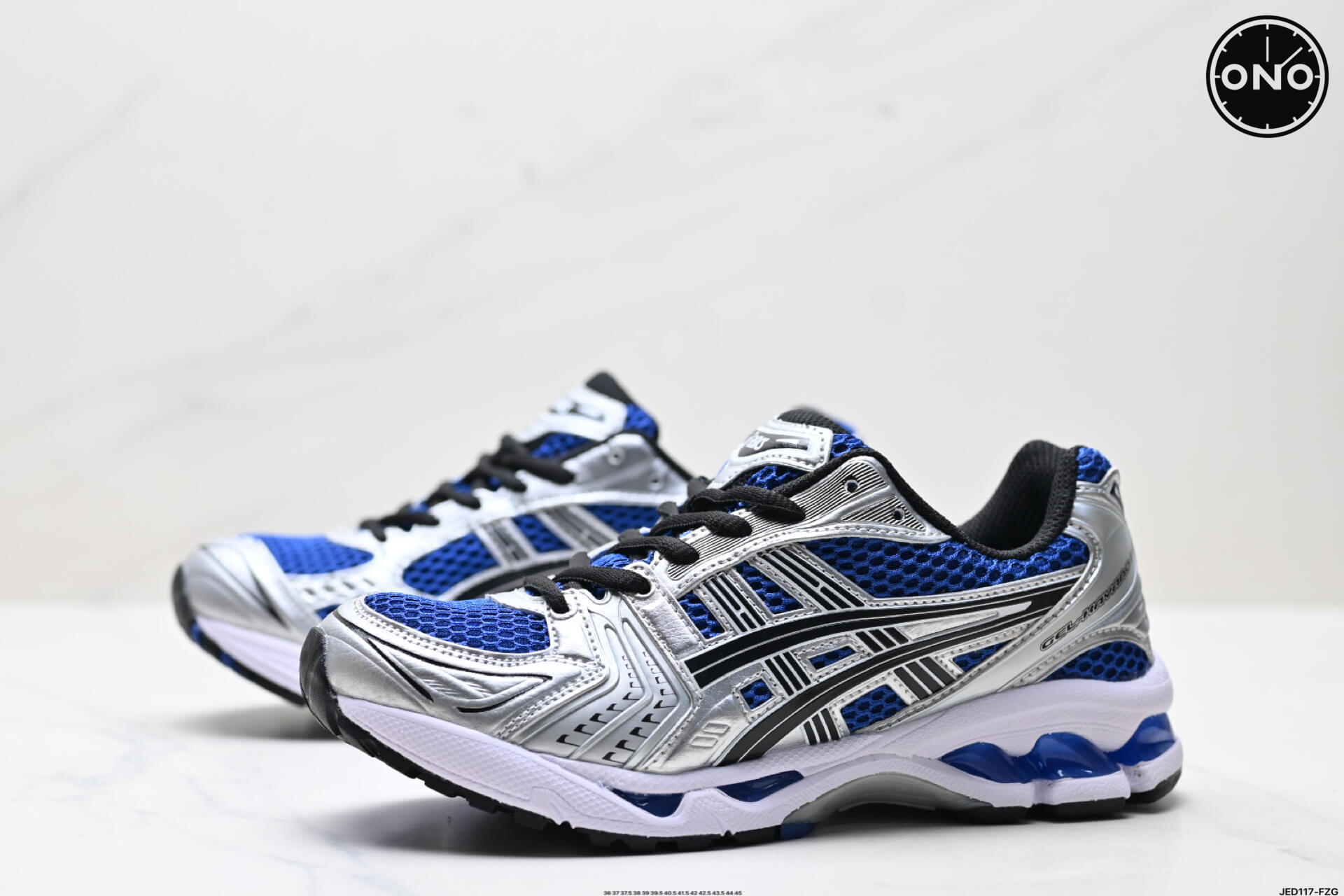 Asics_40_4.jpg