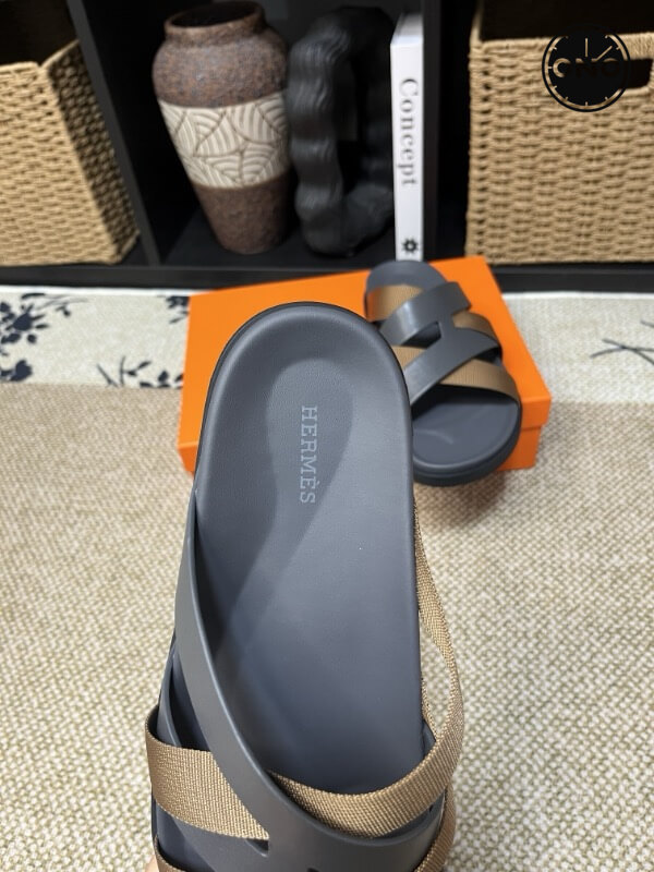 Hermes-Slippers_15_8.jpg