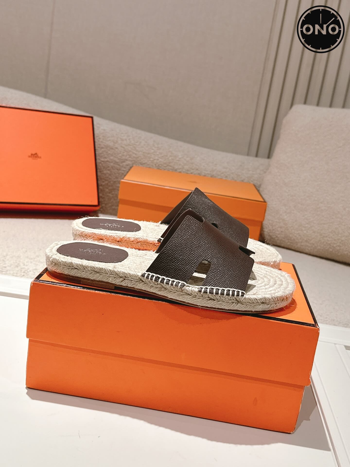 Hermes-Slippers_51_2.jpg