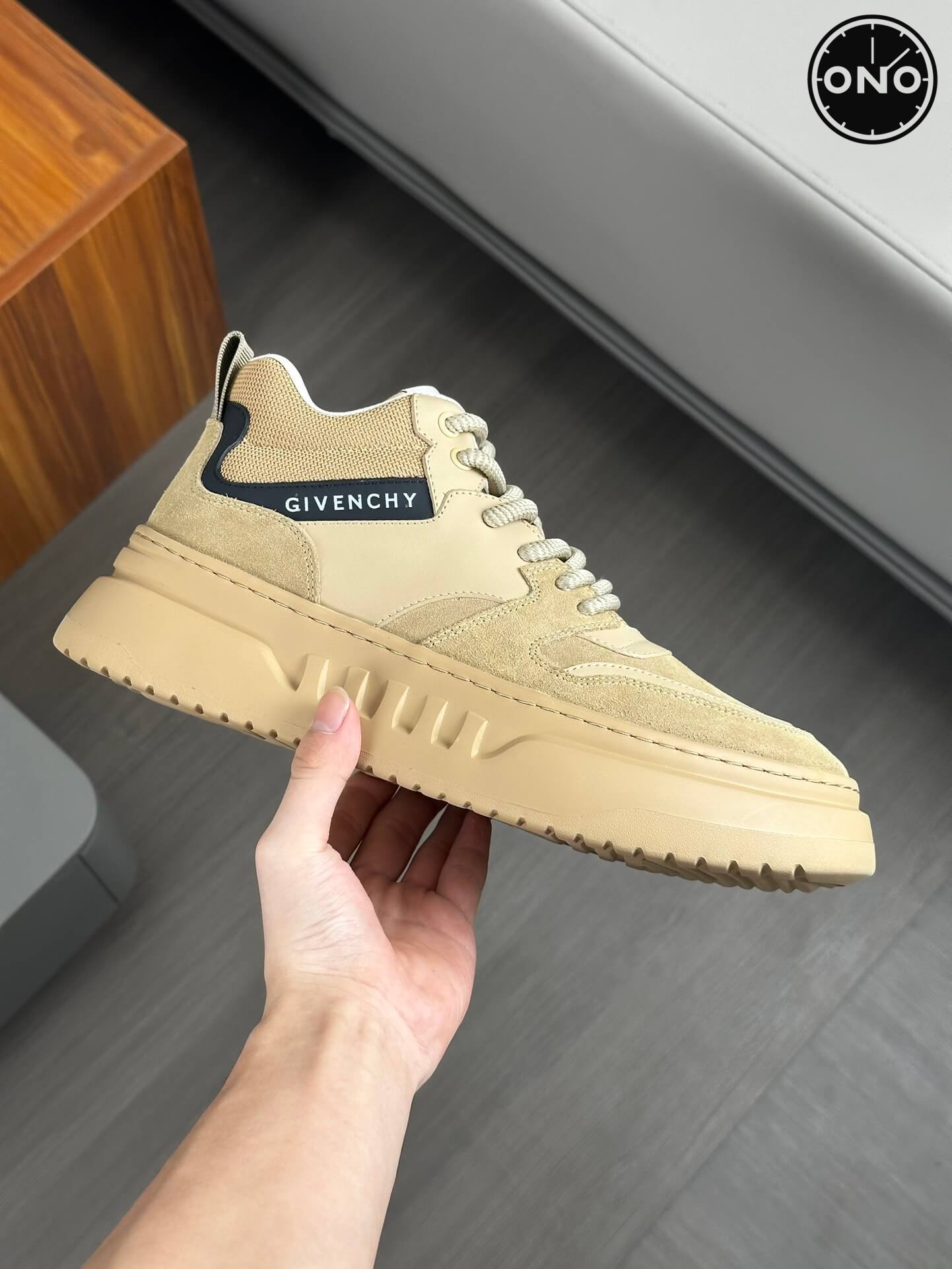 Givenchy_87_6.jpg