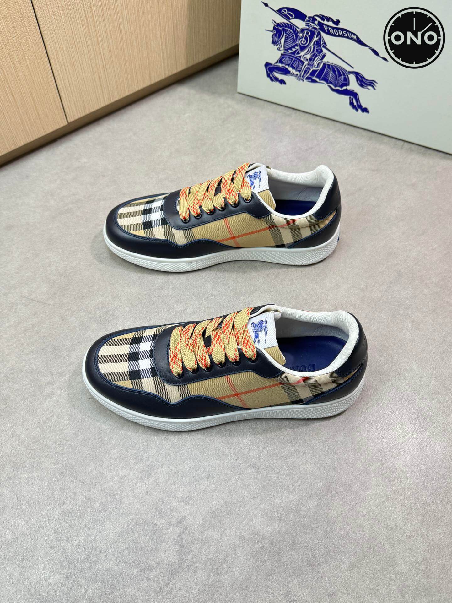 Burberry_2_9.jpg