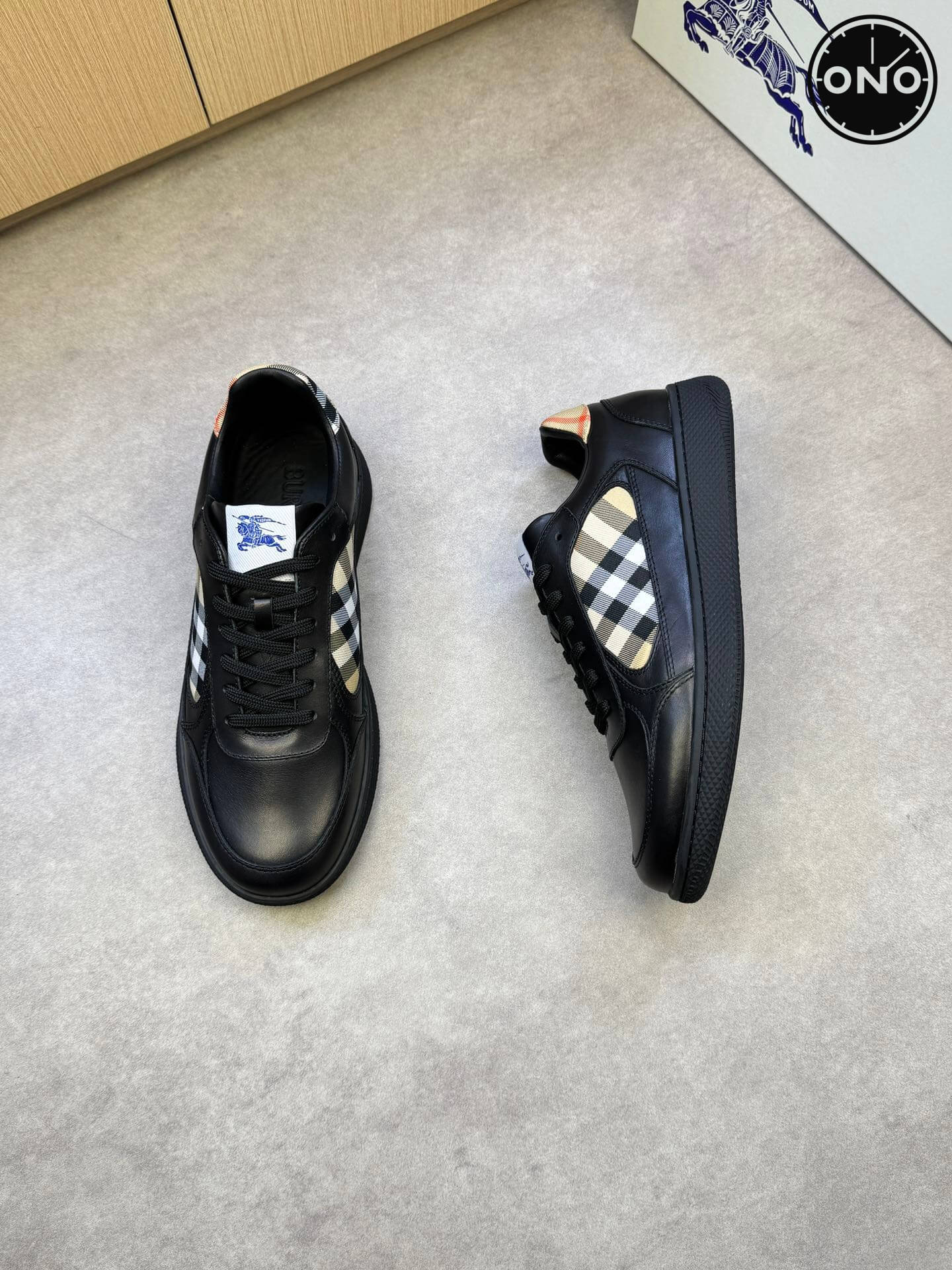 Burberry_52_2.jpg
