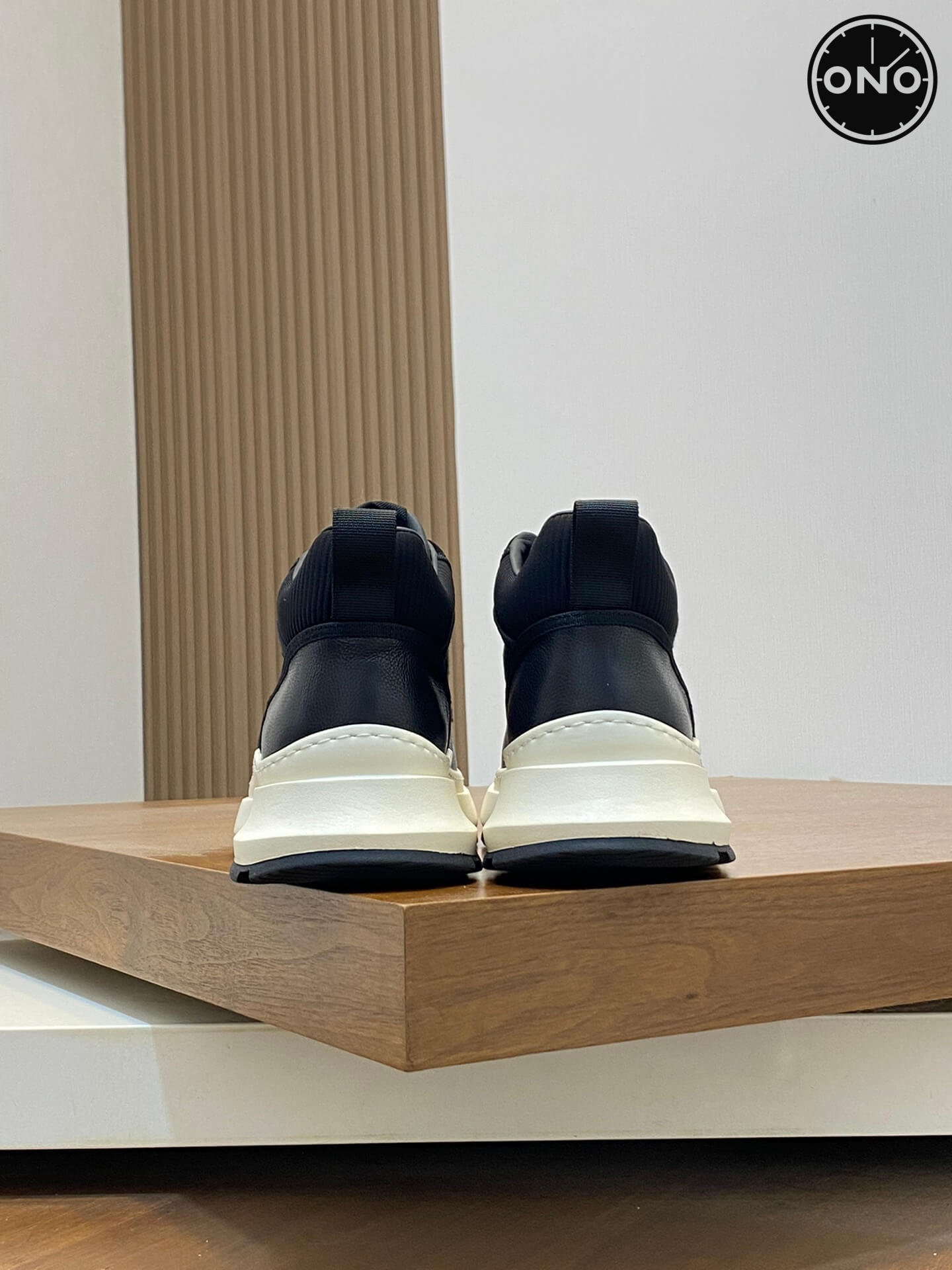 Givenchy_62_8.jpg