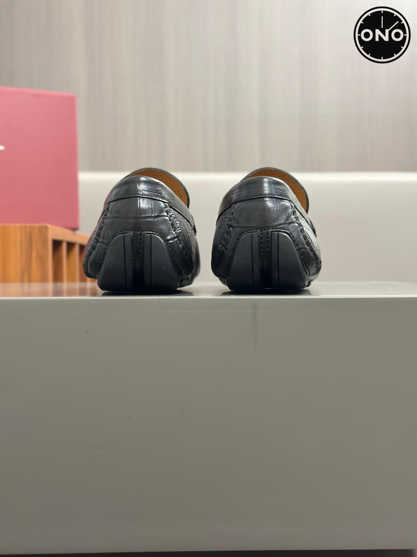 Ferragamo_96_7.jpg