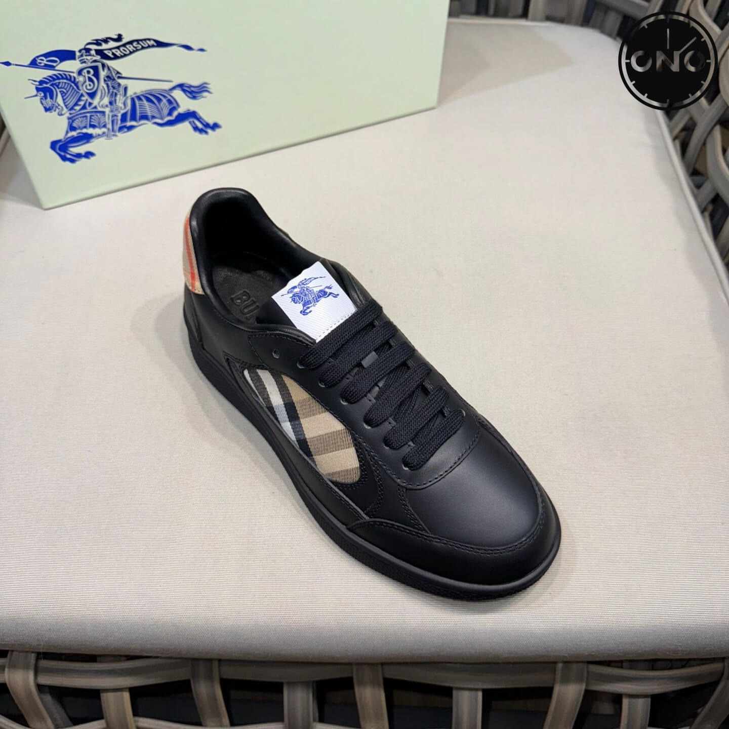 Burberry_14_8.jpg
