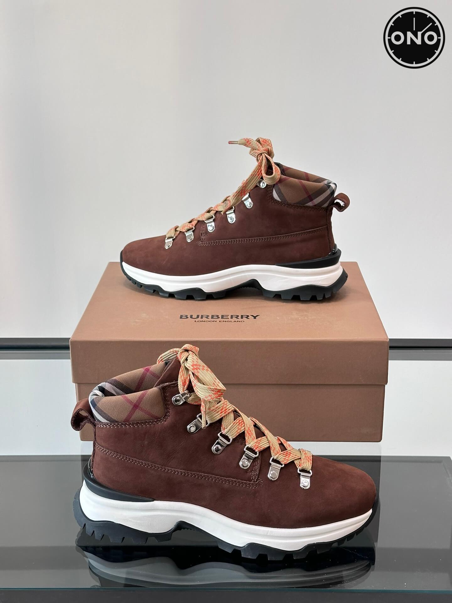 Burberry_76_4.jpg