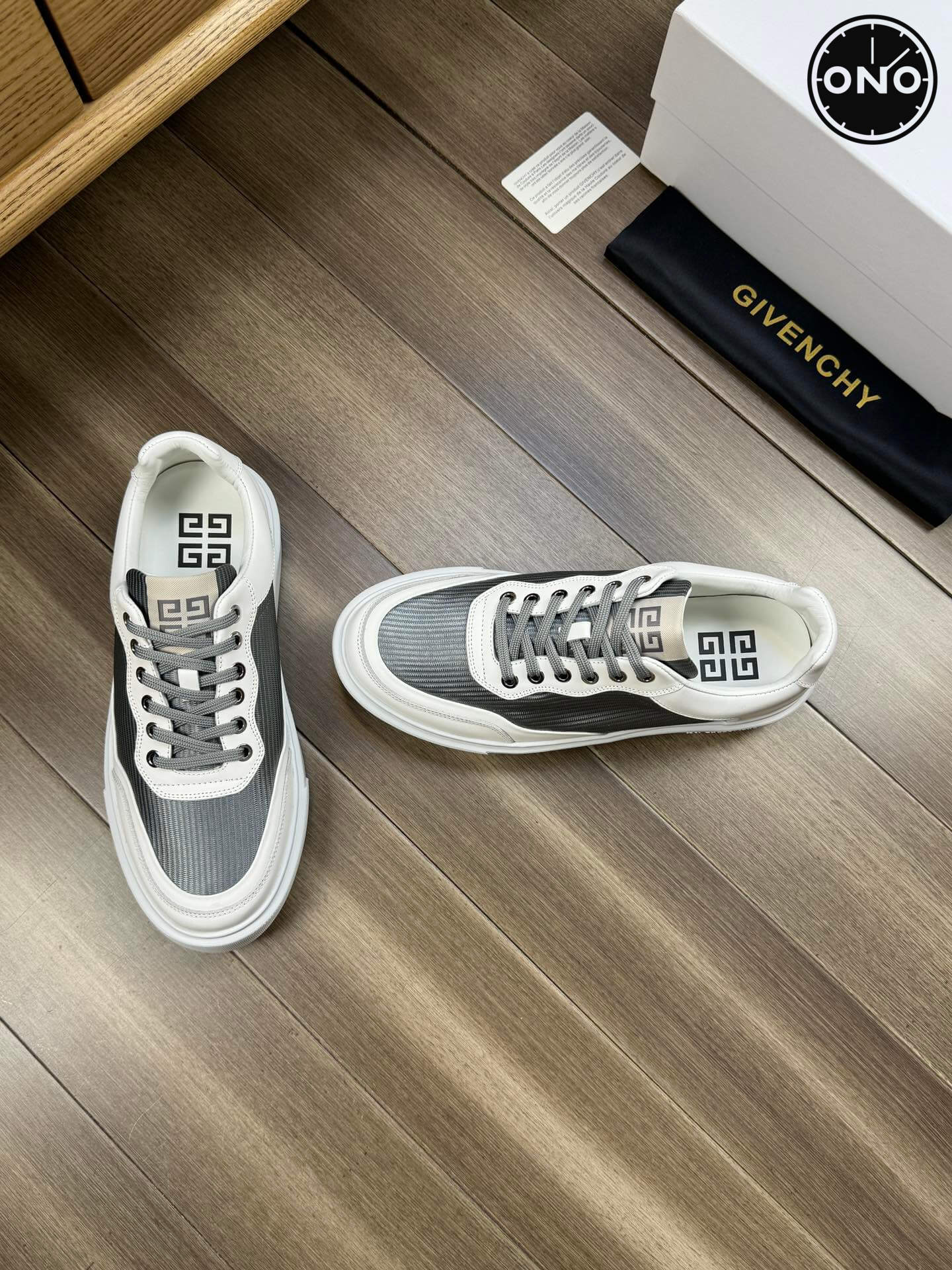Givenchy_103_2.jpg