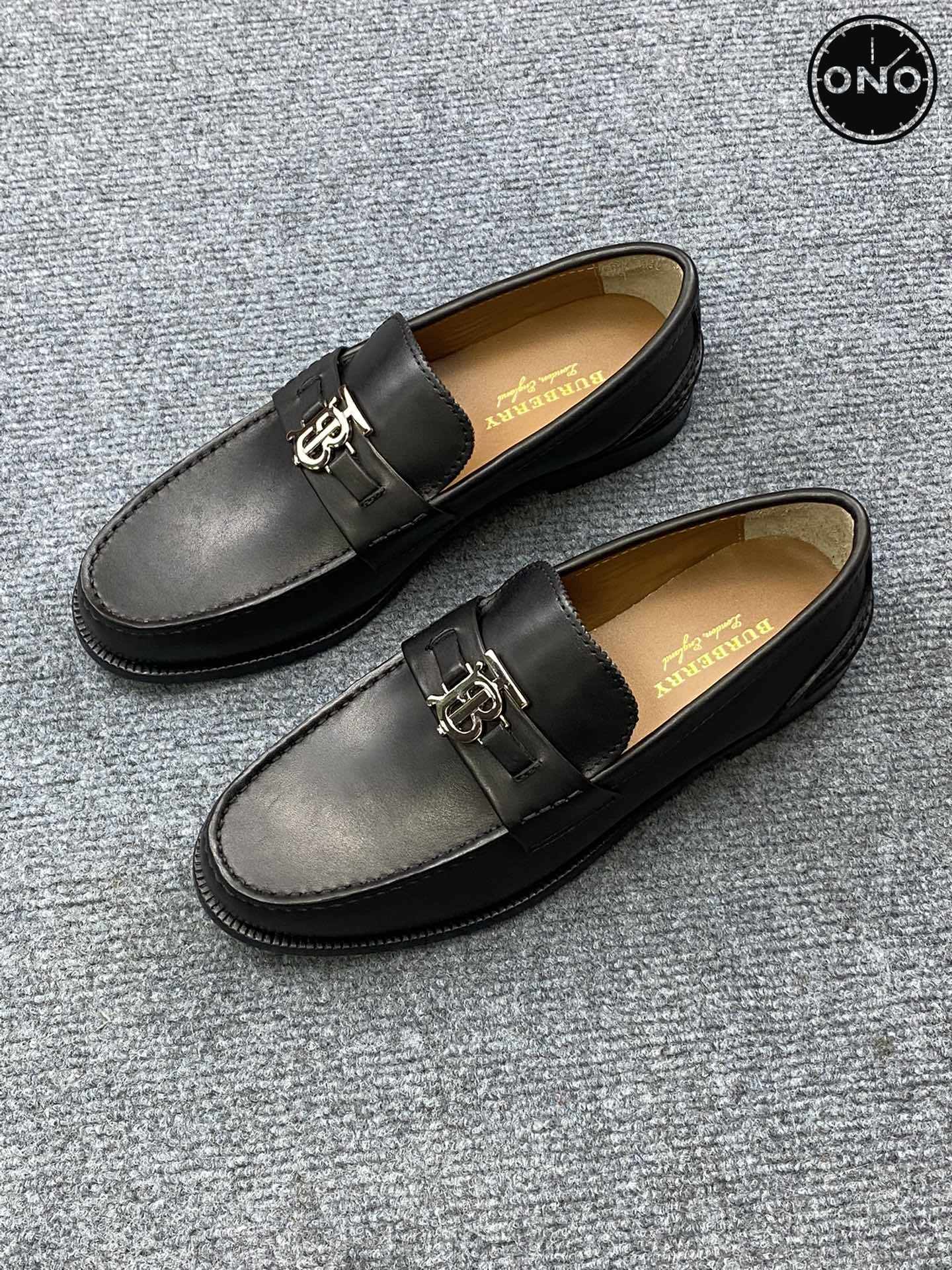 Burberry_9_6.jpg
