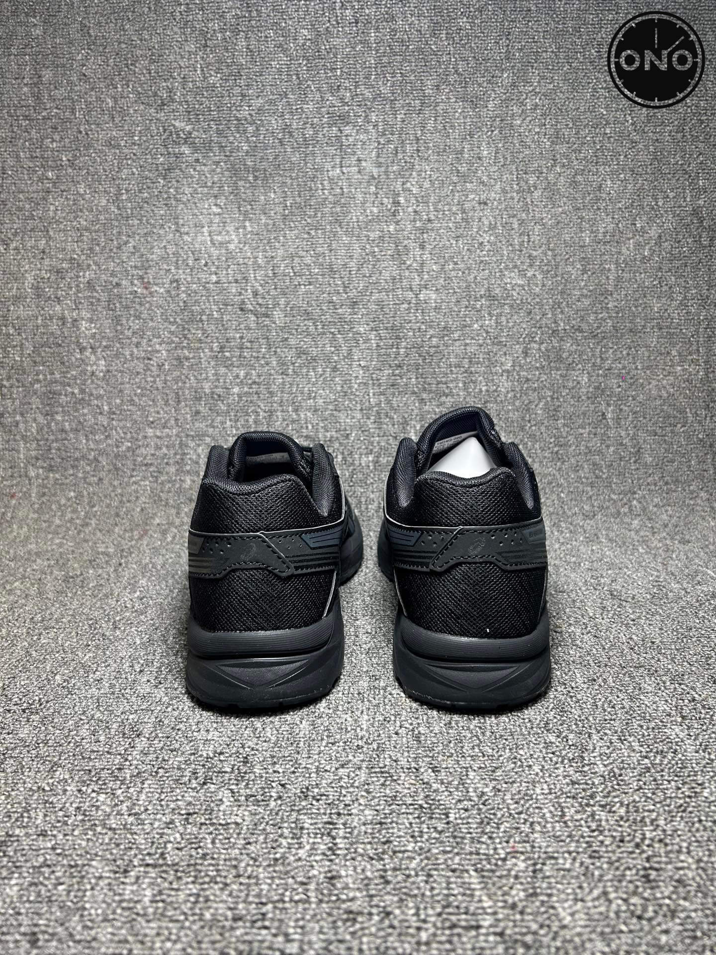 Asics_45_6.jpg