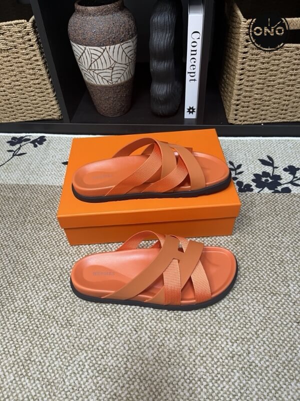 Hermes-Slippers_2_4.jpg