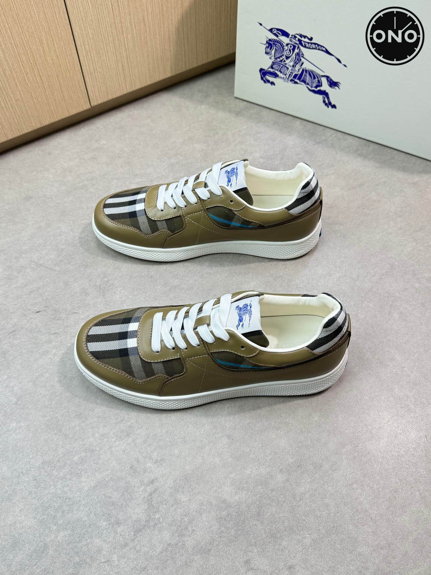 Burberry_30_3.jpg