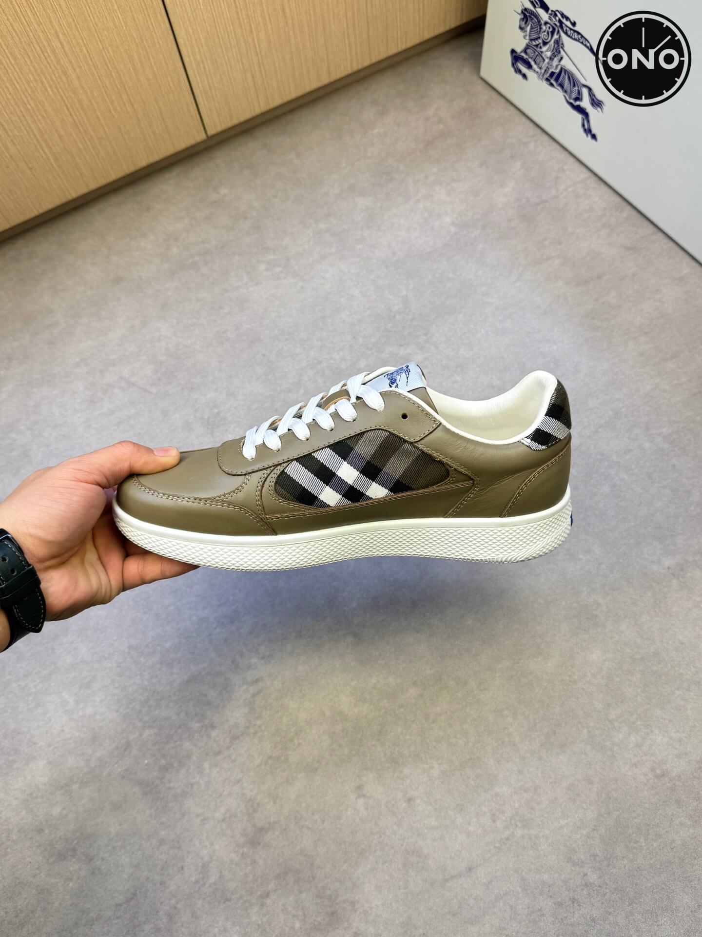 Burberry_55_5.jpg