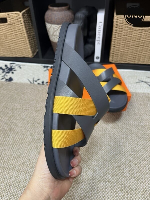 Hermes-Slippers_10_5.jpg