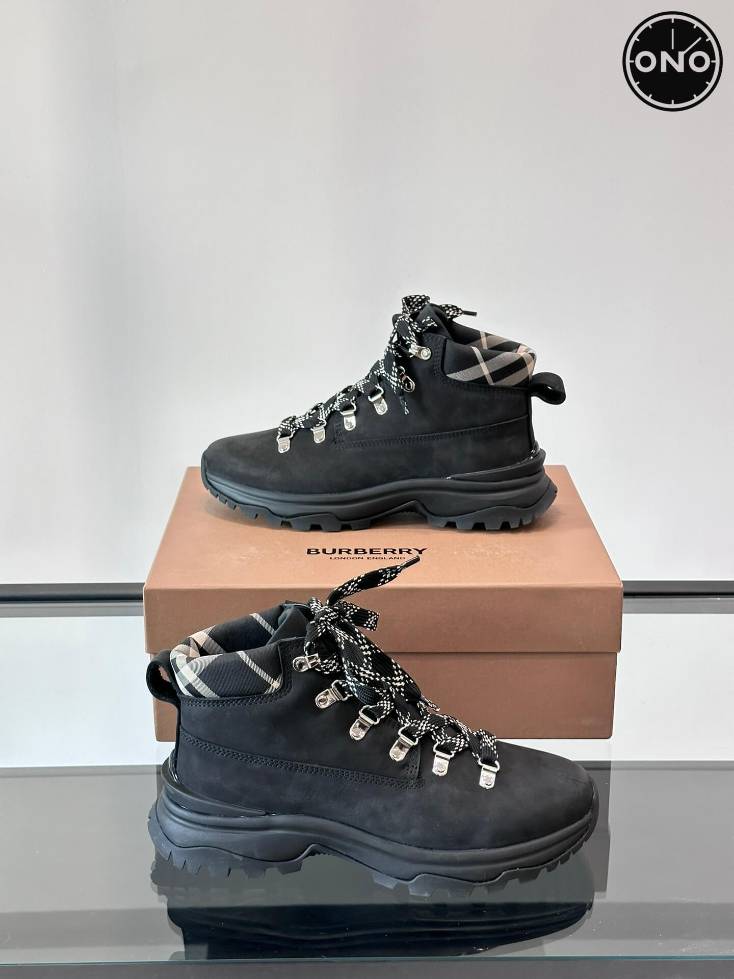 Burberry_76_6.jpg