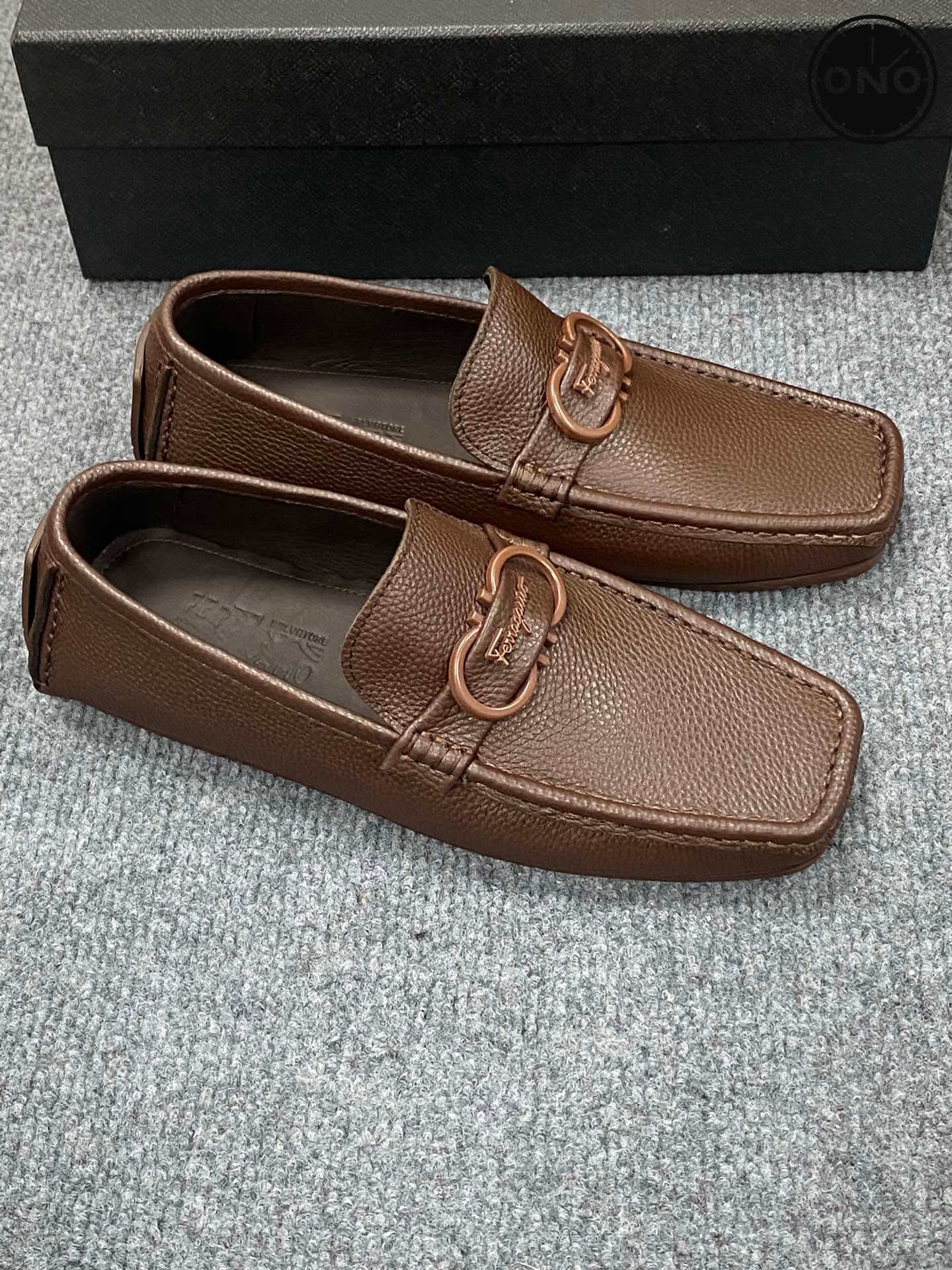 Ferragamo_3_8.jpg