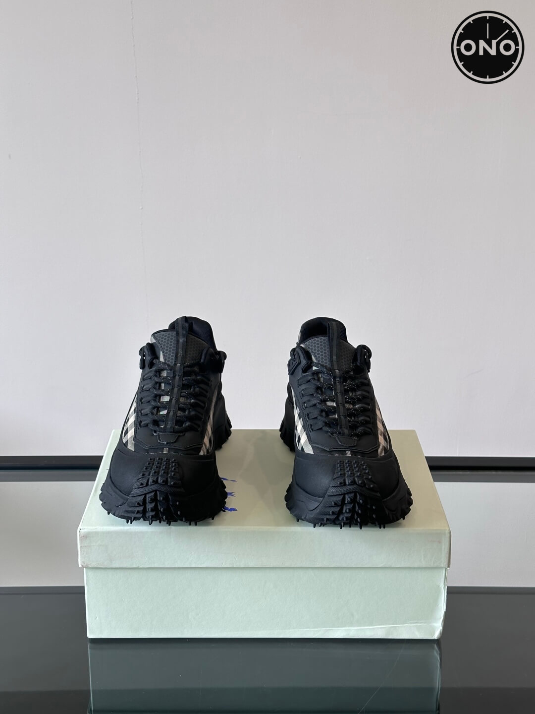 Burberry_49_2.jpg