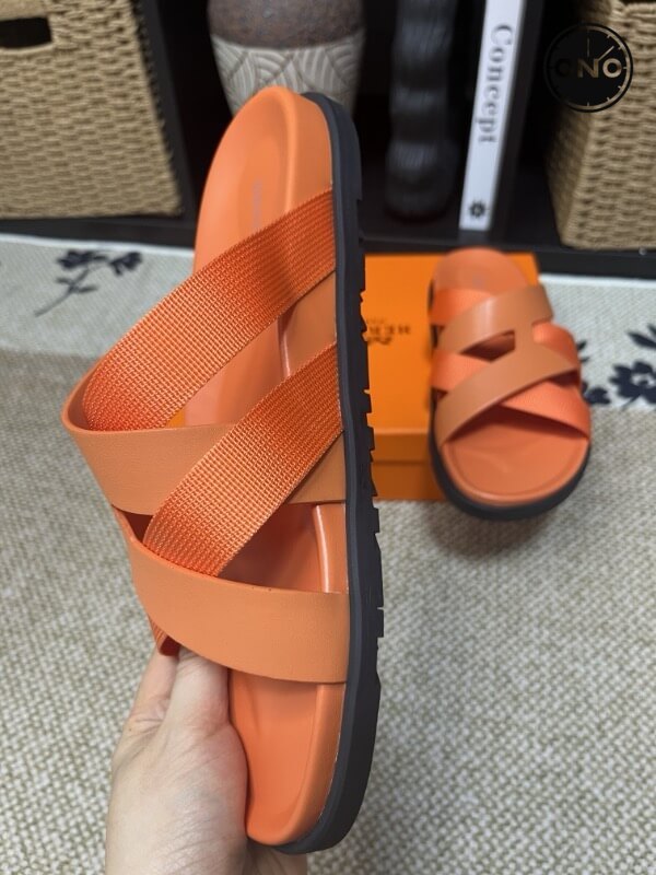 Hermes-Slippers_2_5.jpg