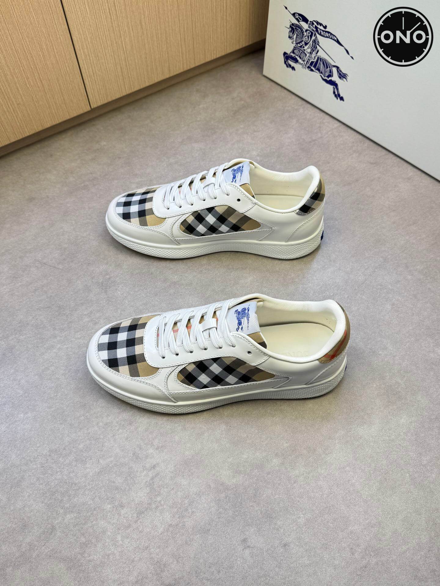 Burberry_11_7.jpg