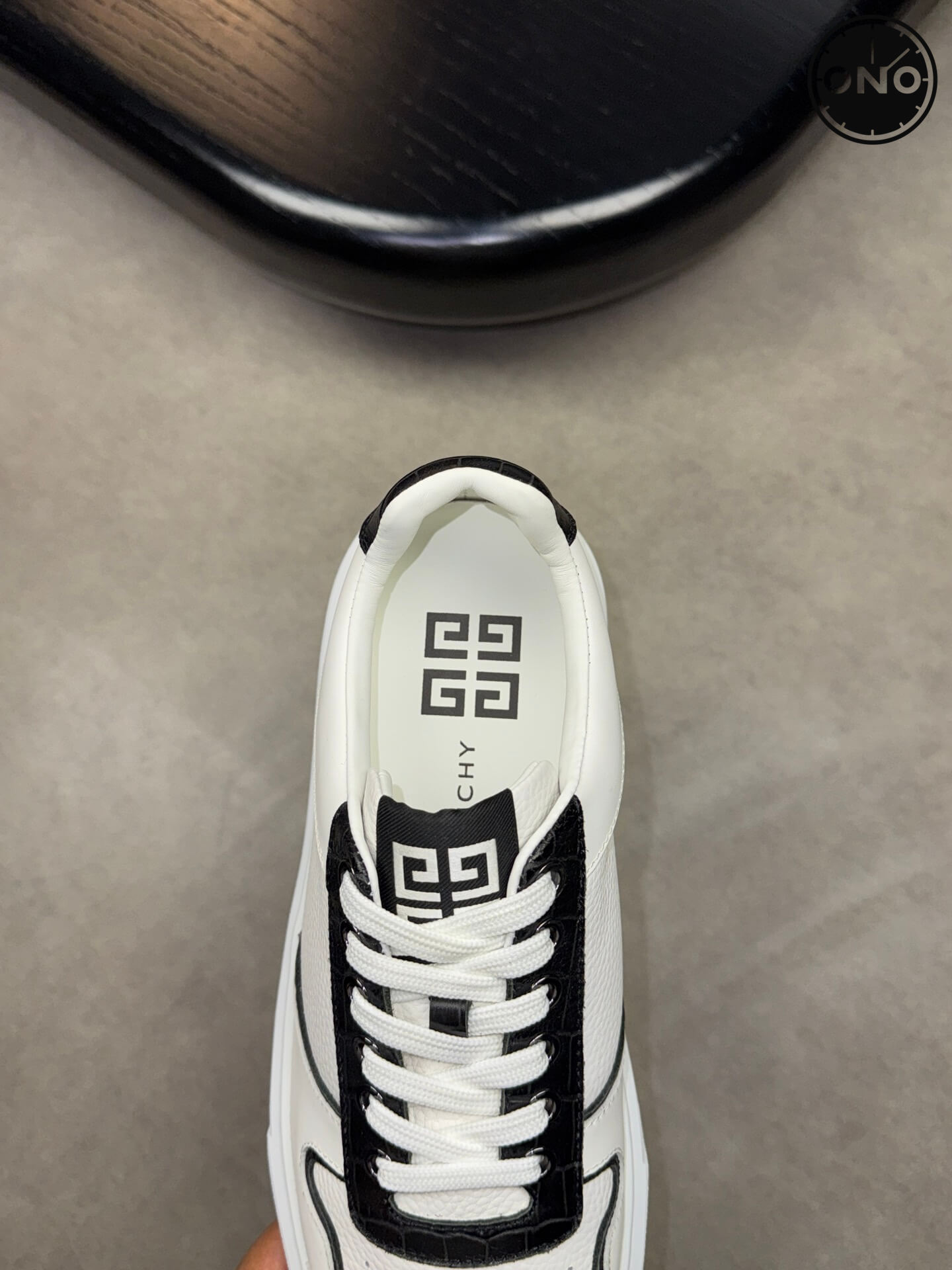 Givenchy_40_7.jpg