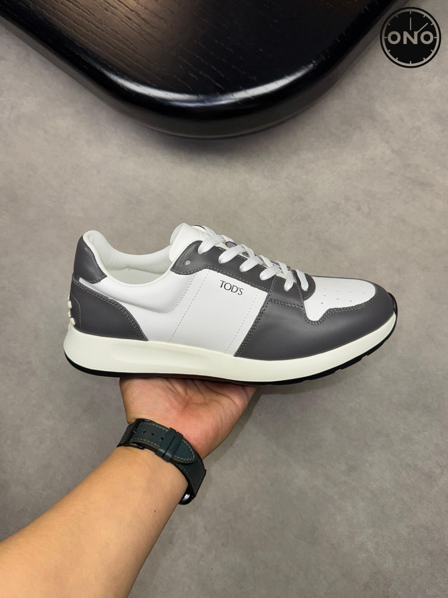 Givenchy_6_3.jpg
