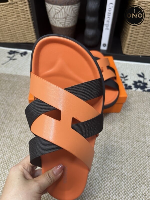 Hermes-Slippers_6_7.jpg