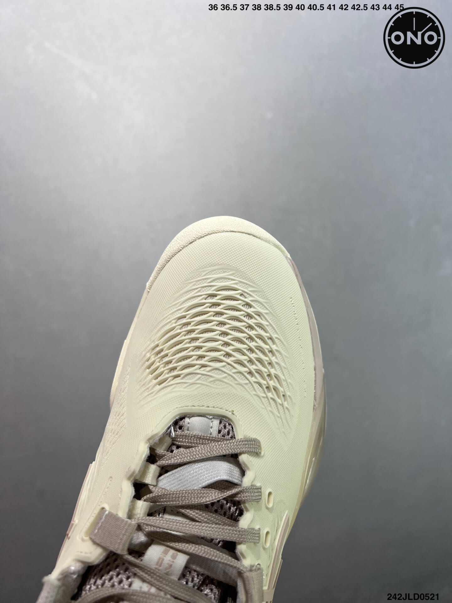 Asics_67_5.jpg