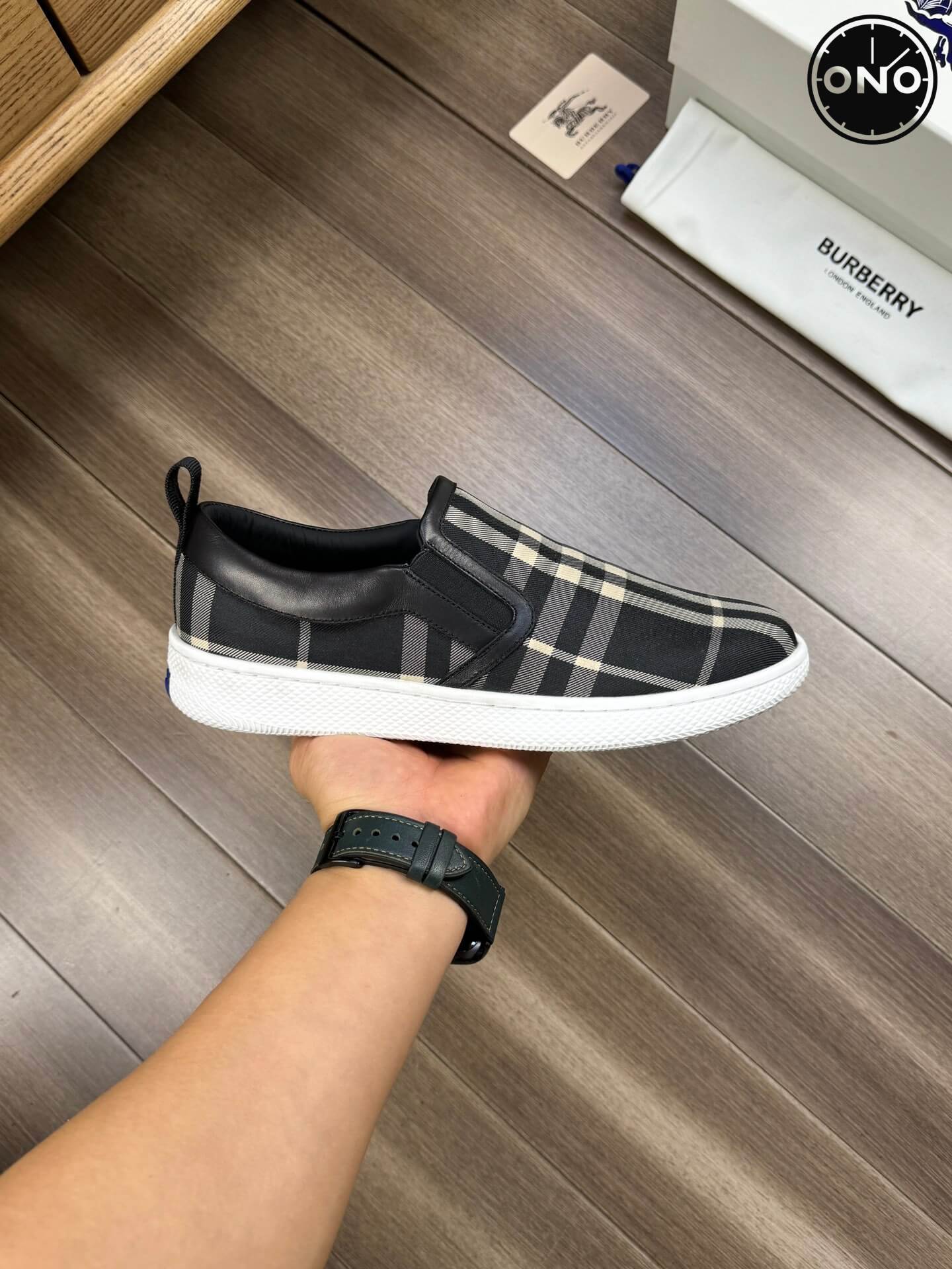 Burberry_23_8.jpg