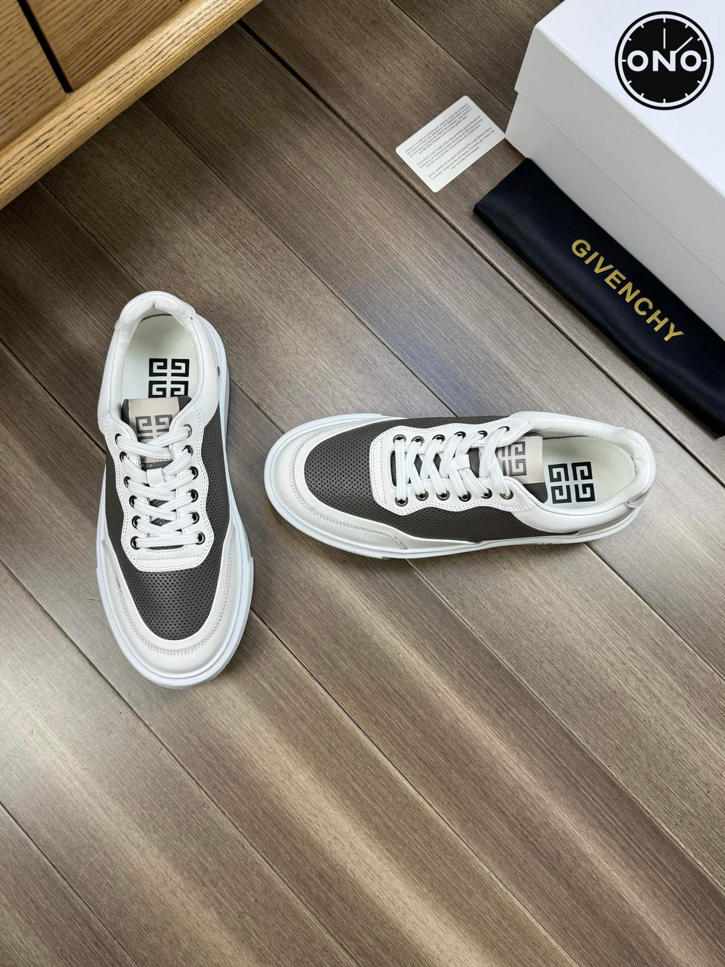 Givenchy_108_2.jpg