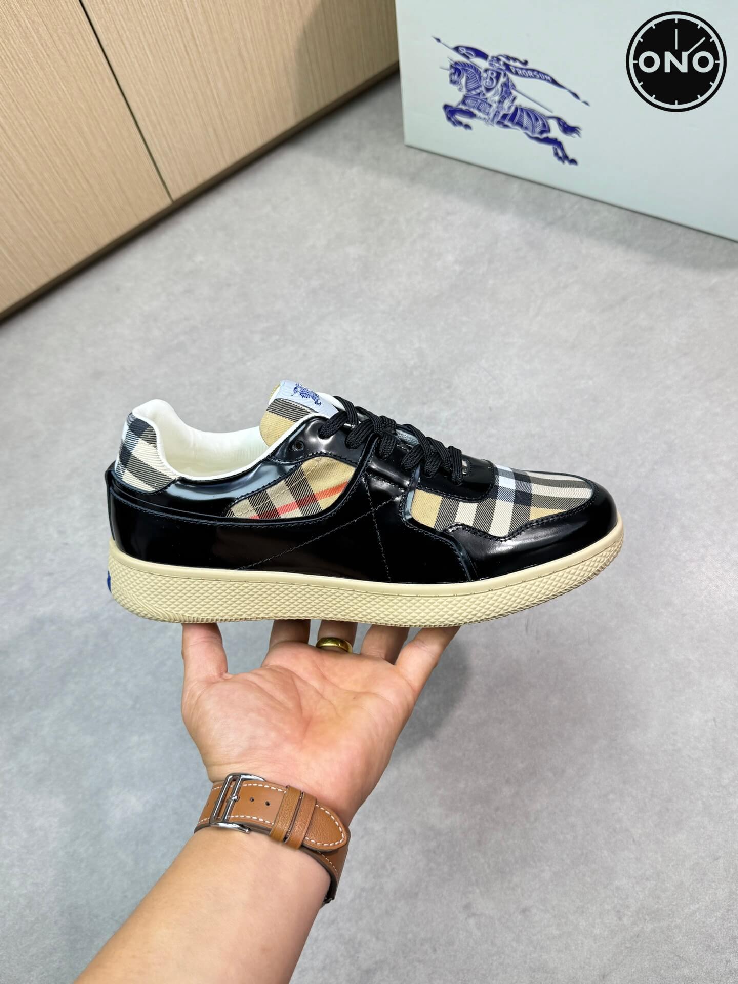 Burberry_22_2.jpg