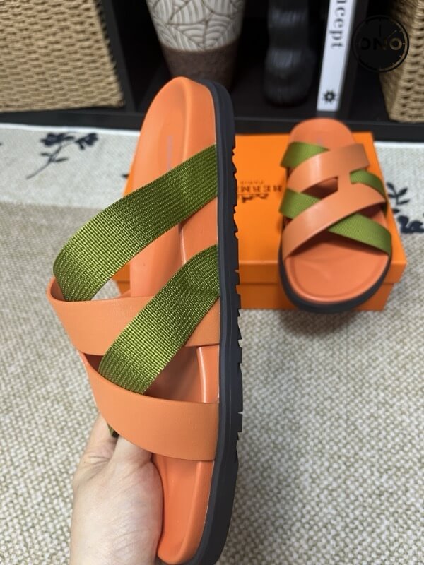 Hermes-Slippers_5_3.jpg