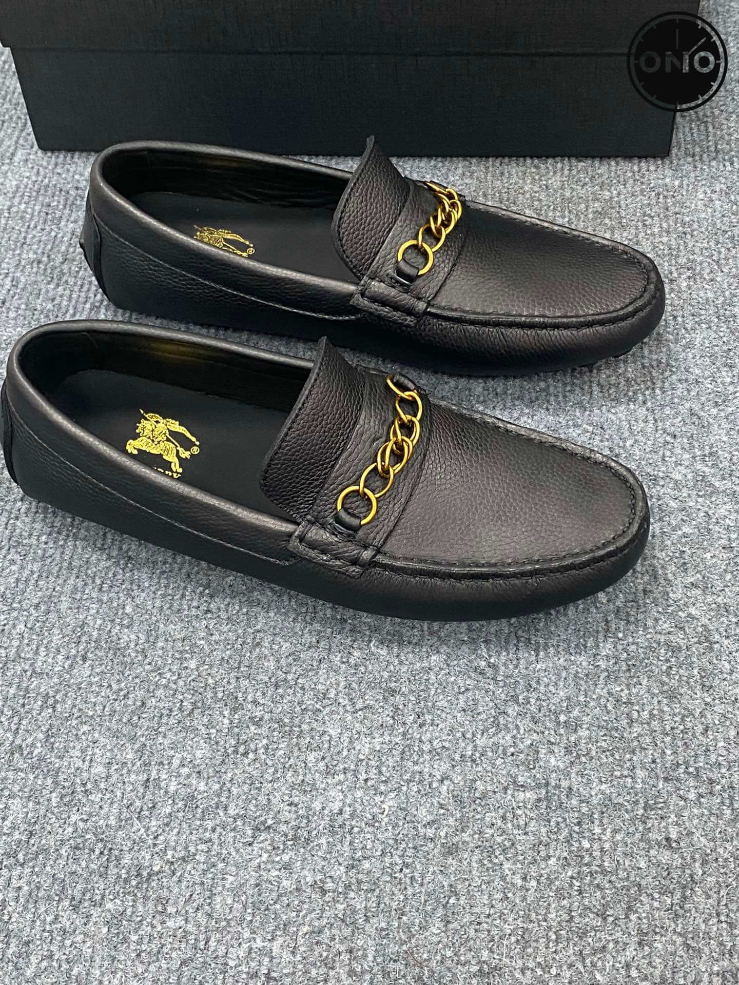 Burberry_12_8.jpg