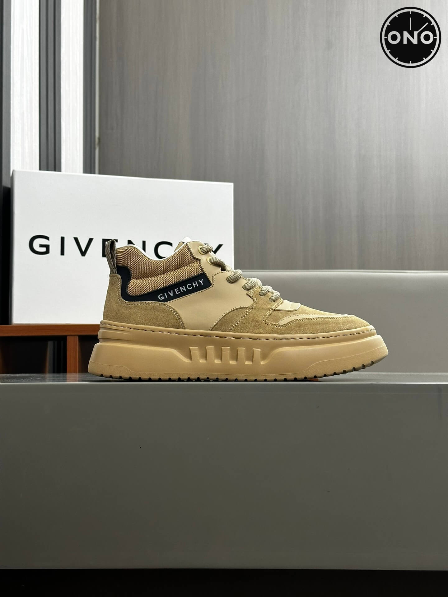Givenchy_87_3.jpg