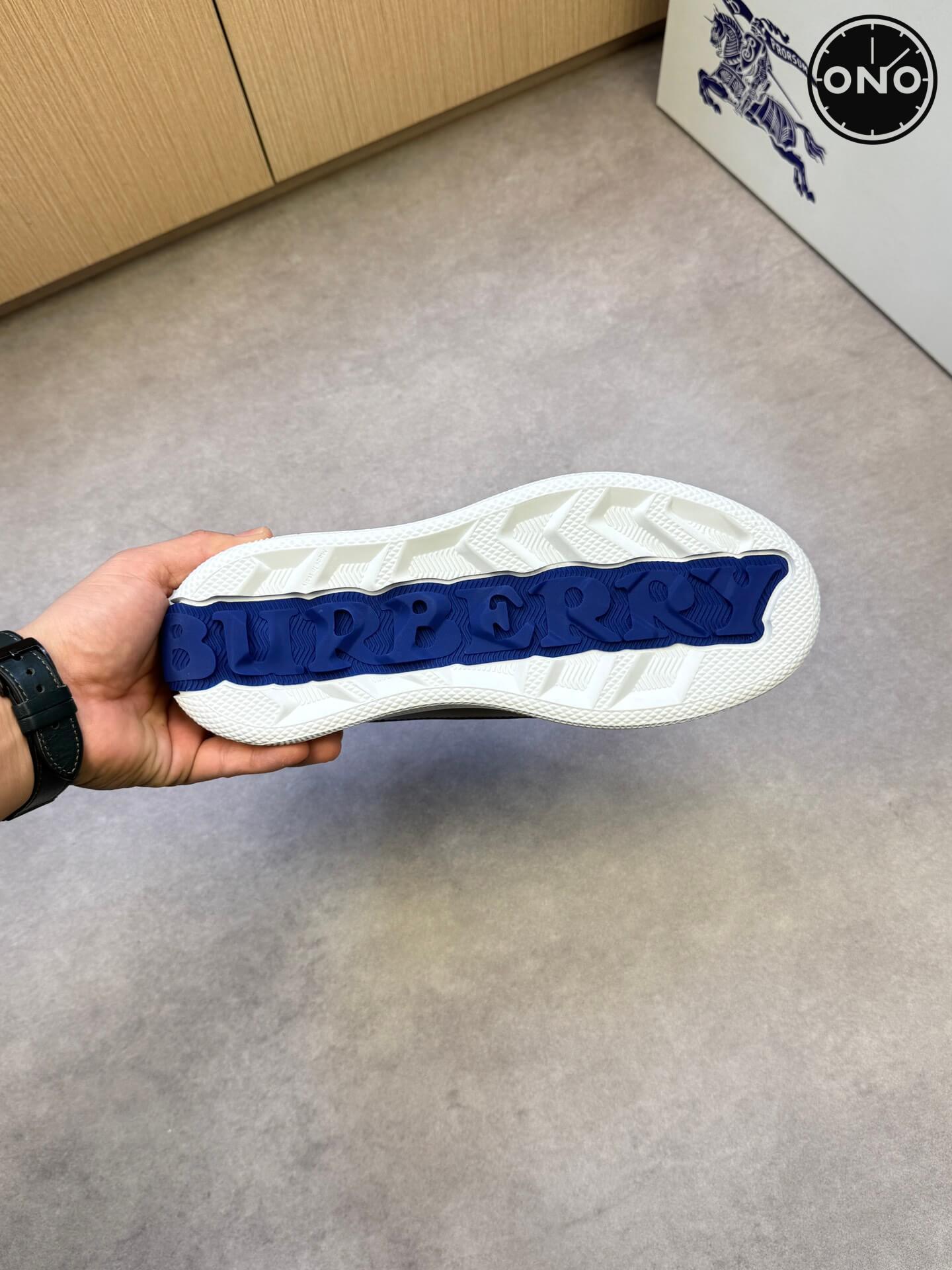 Burberry_60_9.jpg