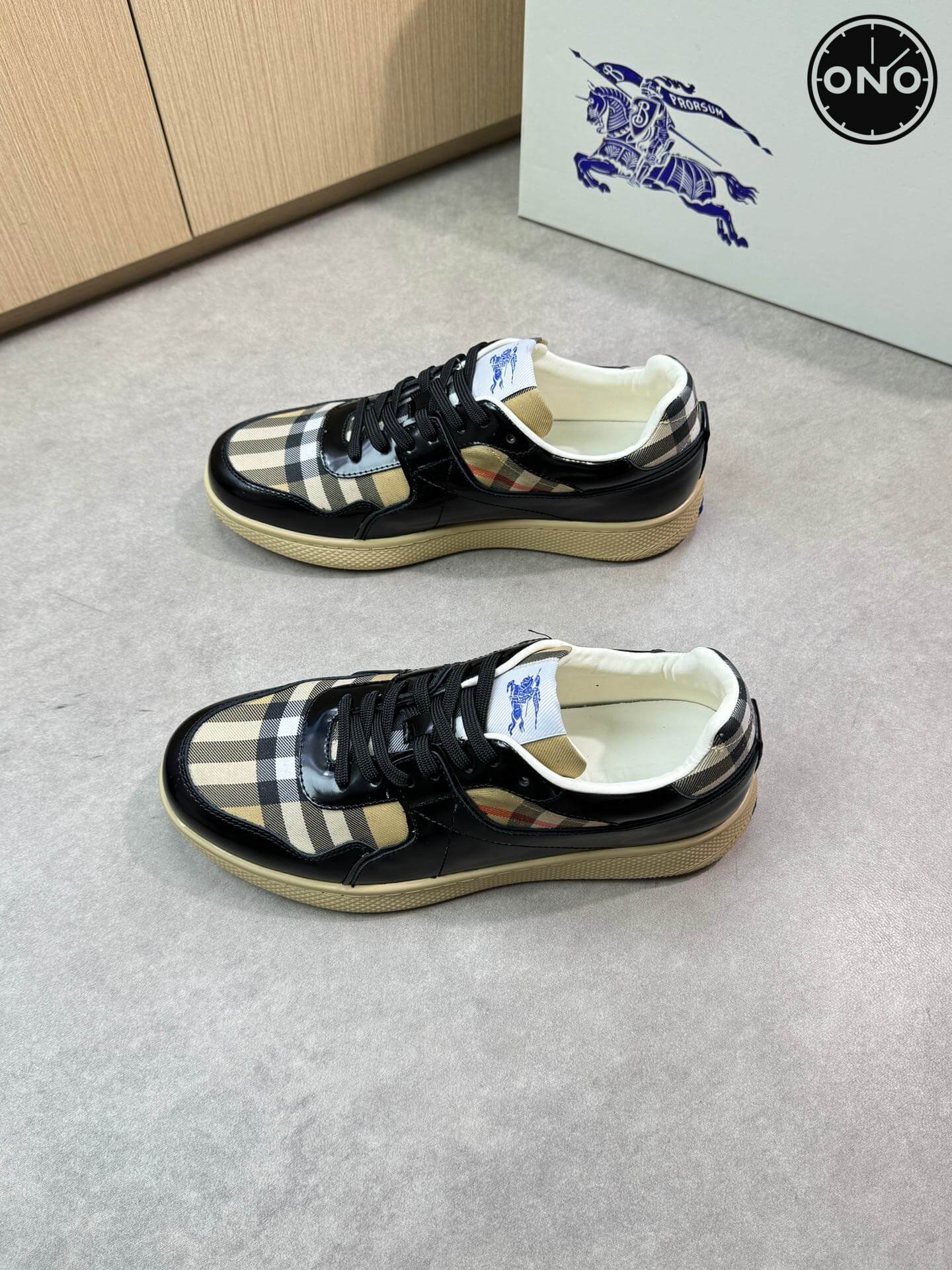 Burberry_22_9.jpg