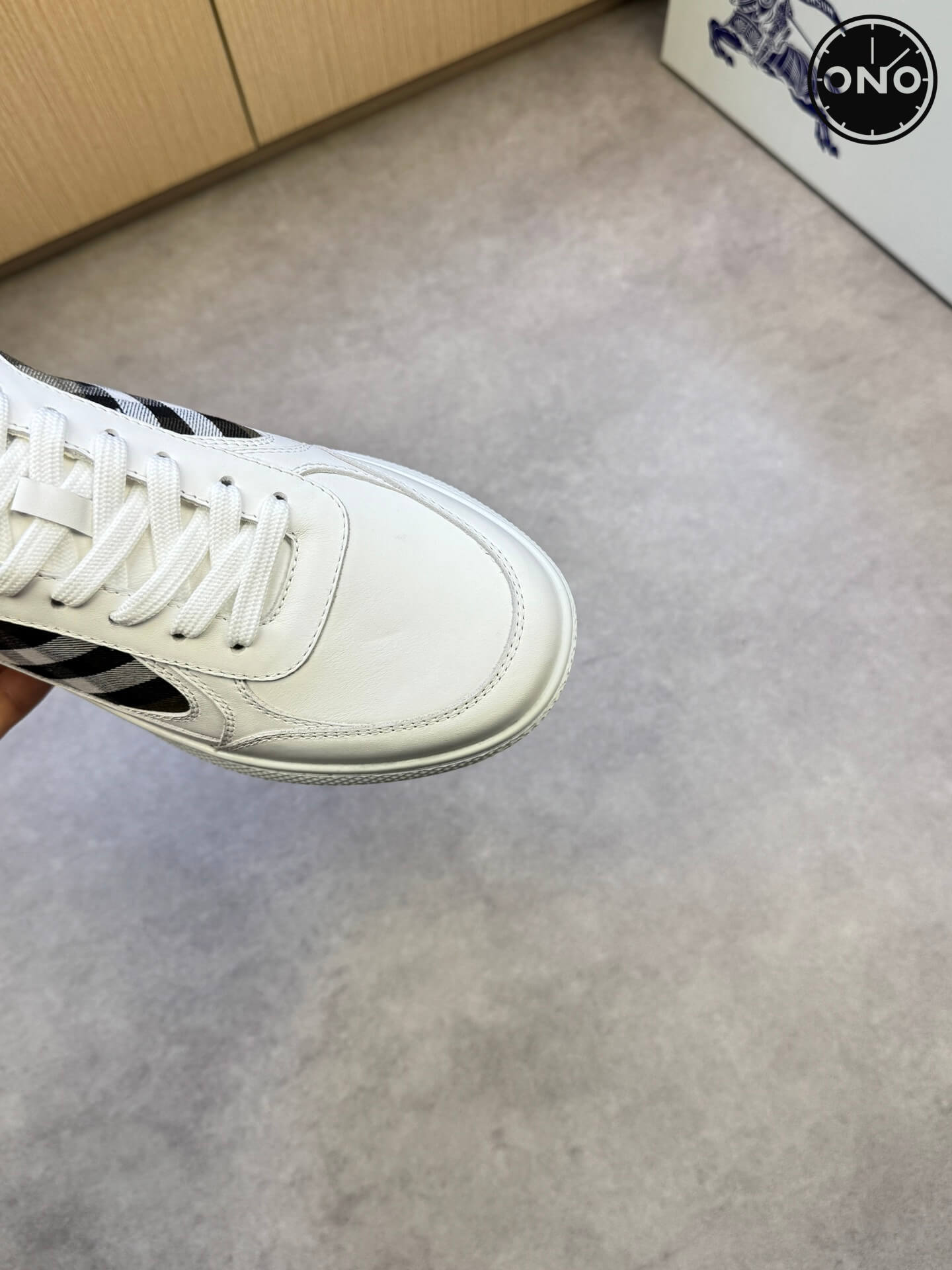 Burberry_58_6.jpg